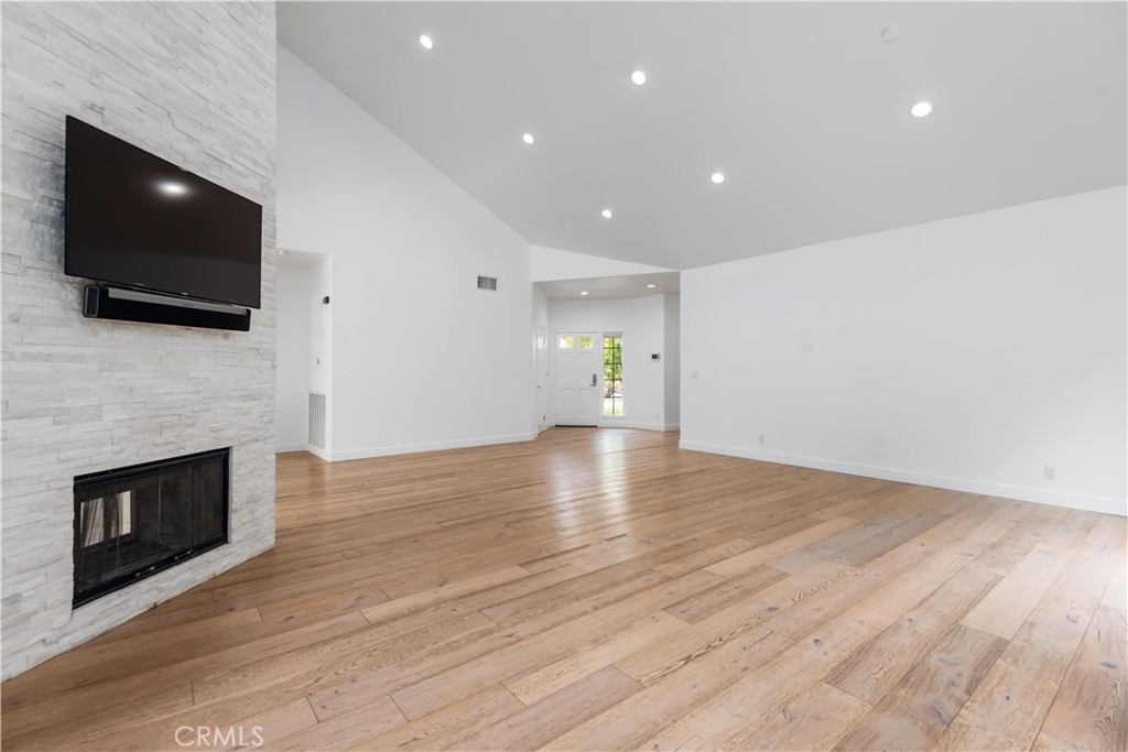 729 Maywood Court