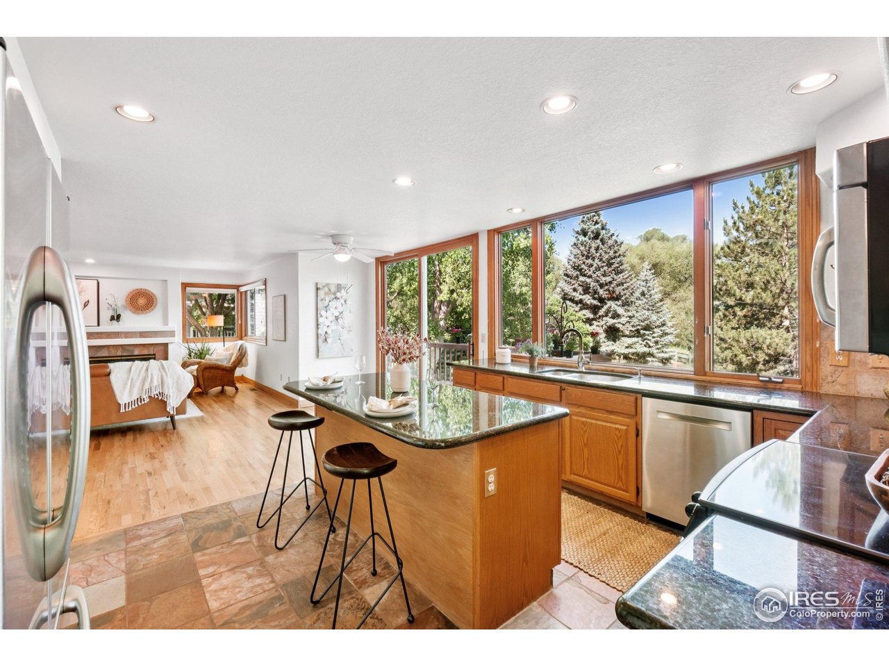 7999 Centrebridge Dr