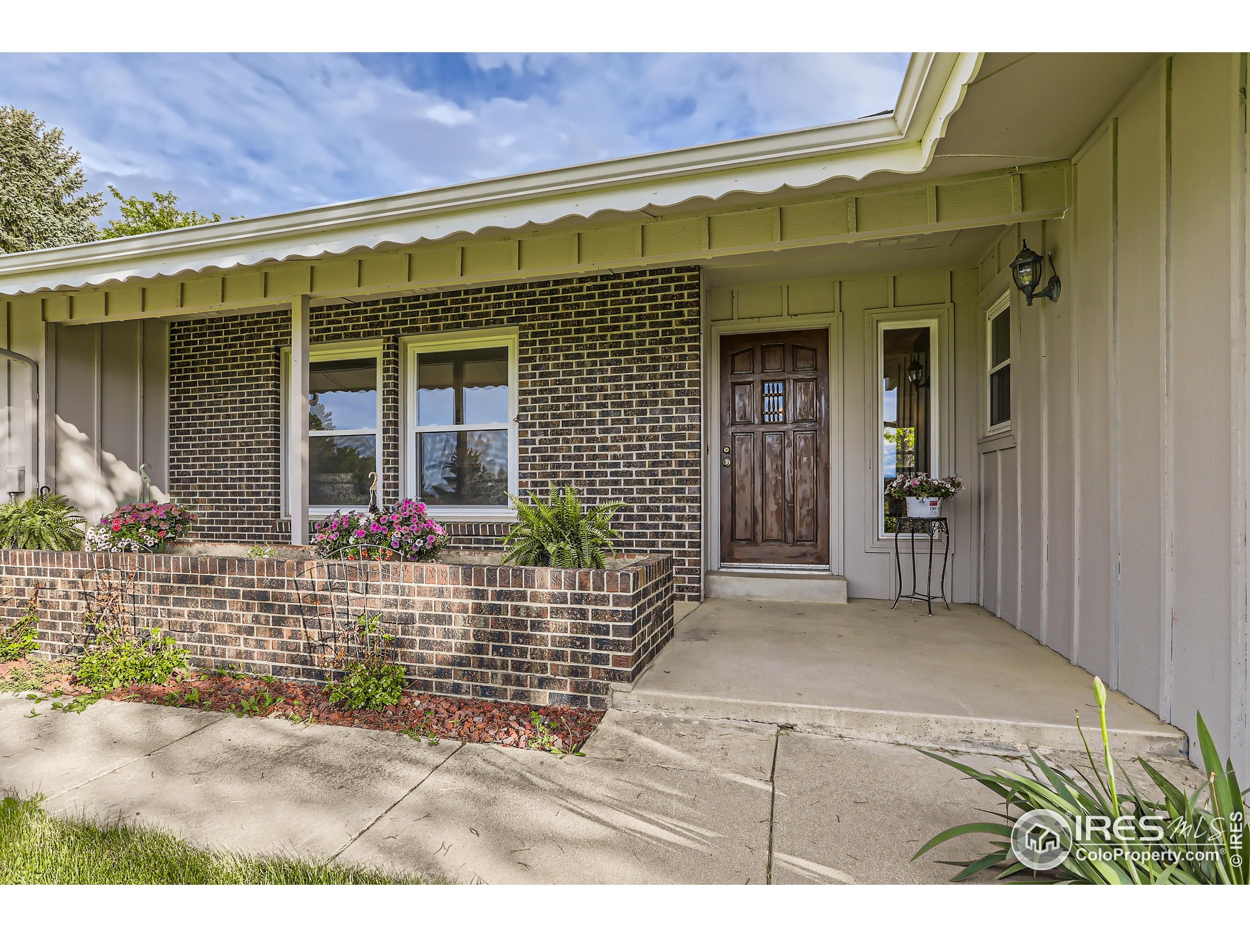 8942 Comanche Rd