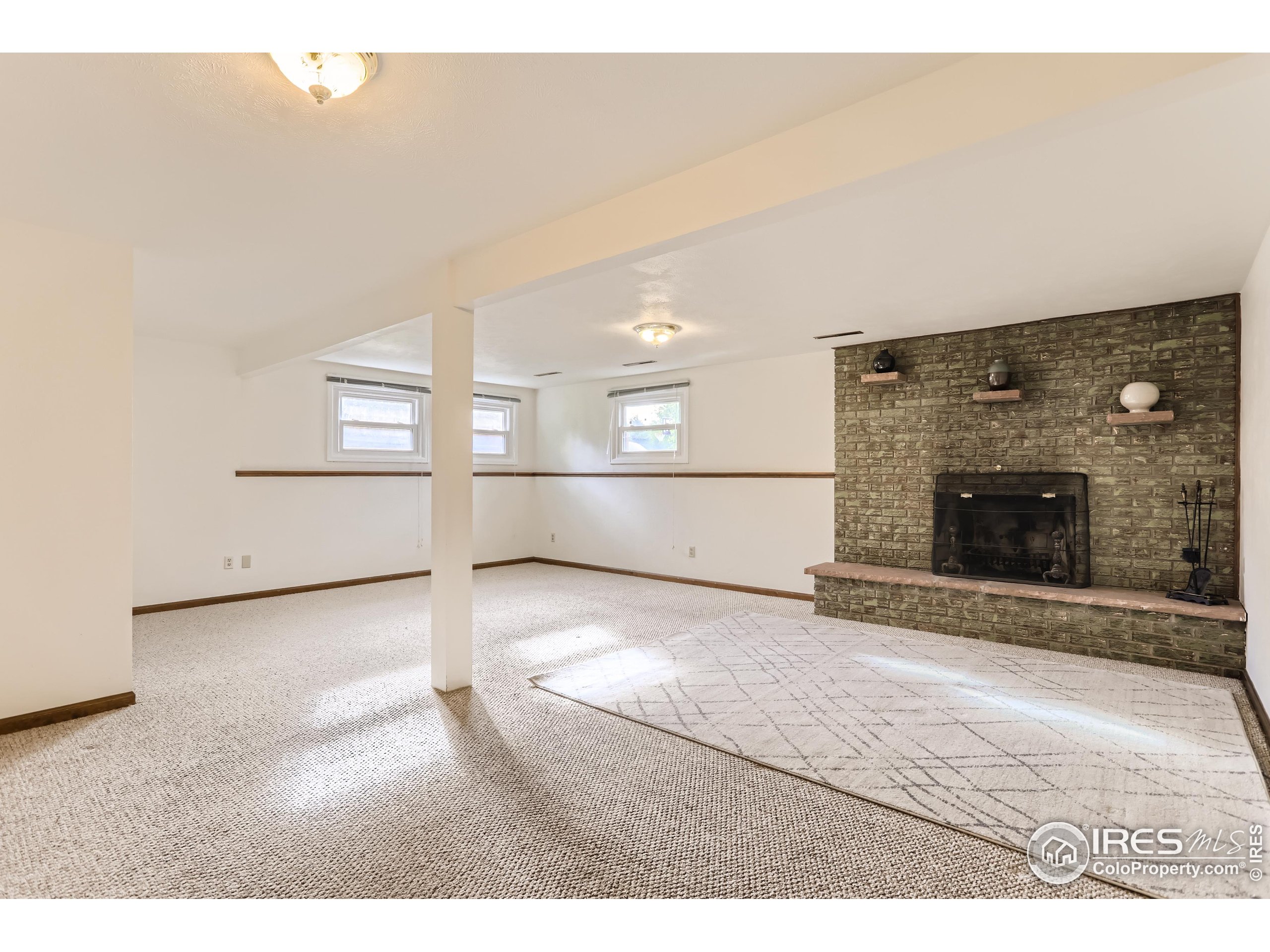 8942 Comanche Rd