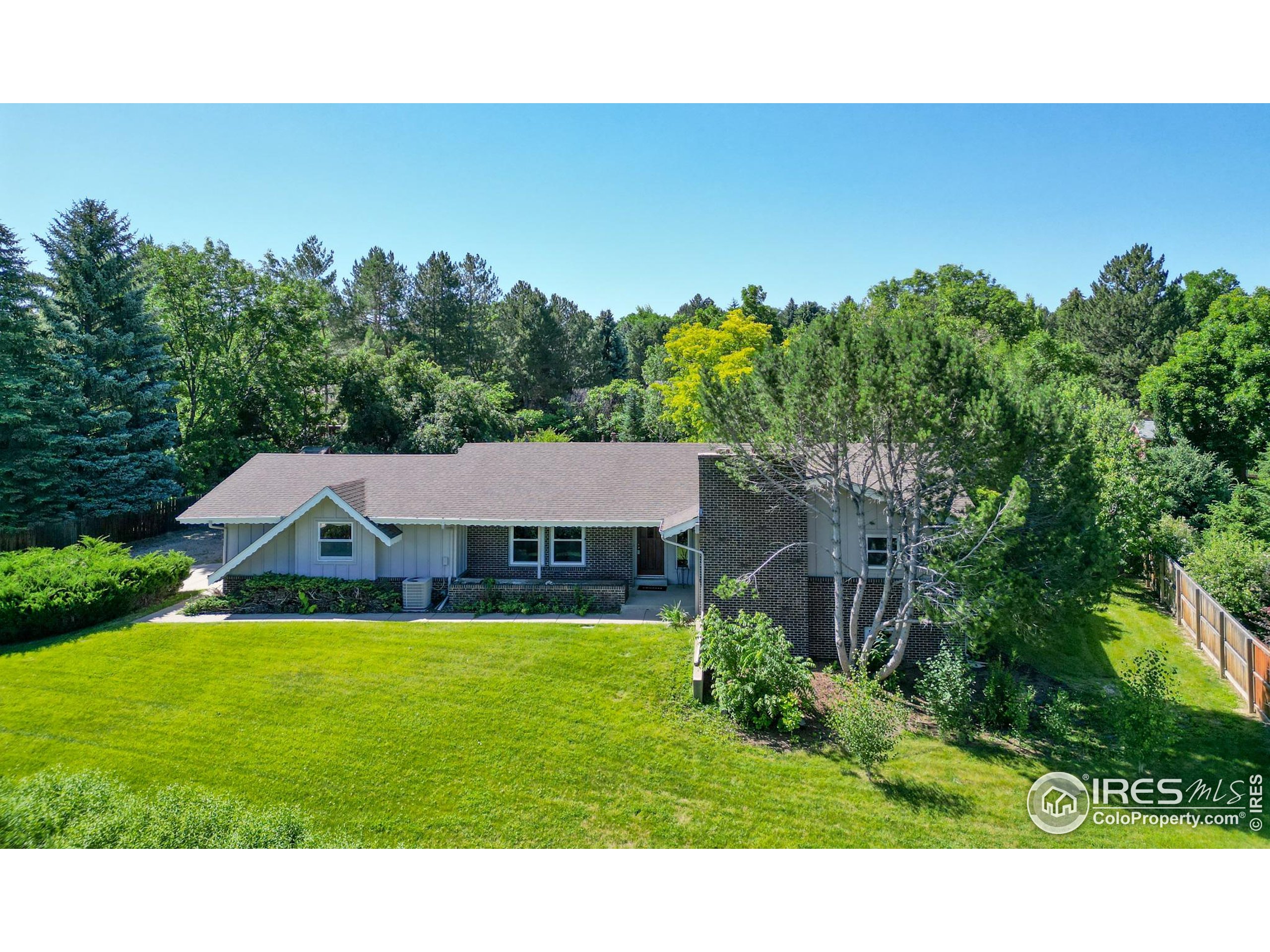 8942 Comanche Rd