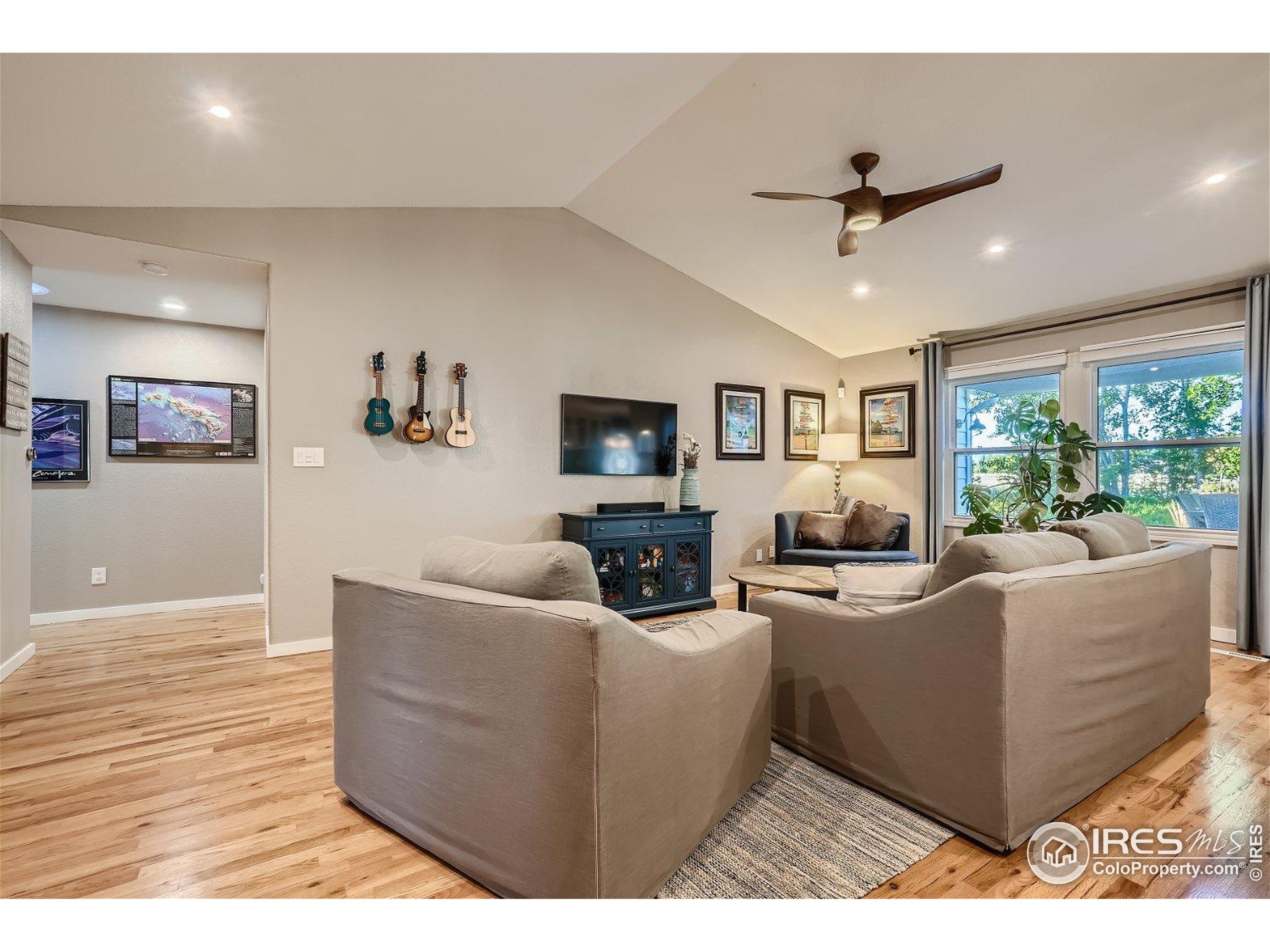 6957 Peppertree Dr