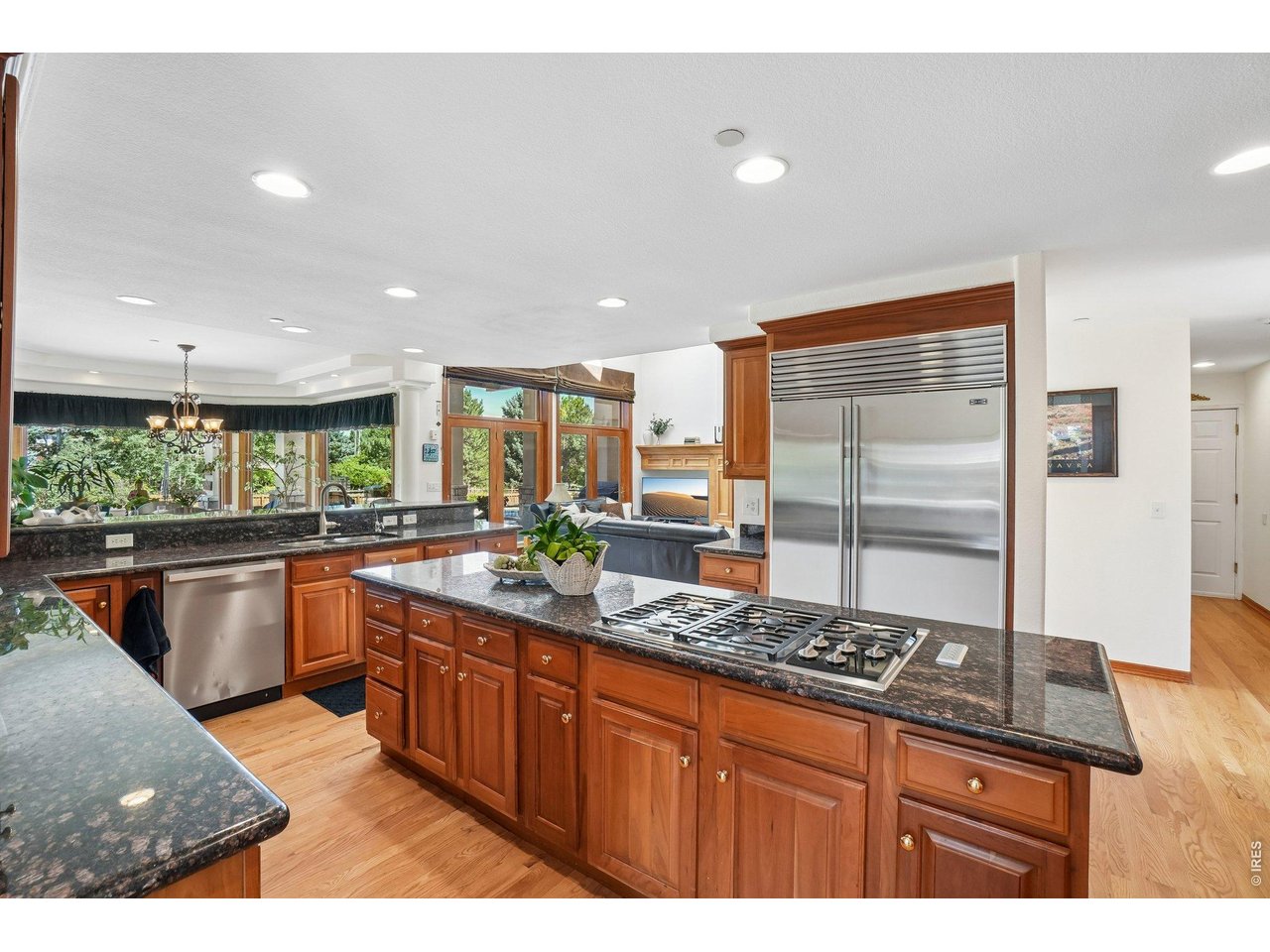 7688 Crestview Dr