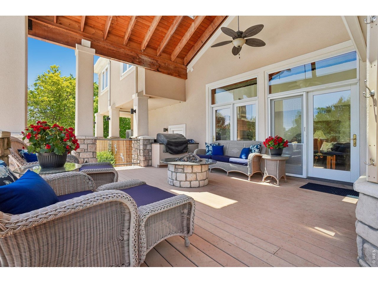 7688 Crestview Dr