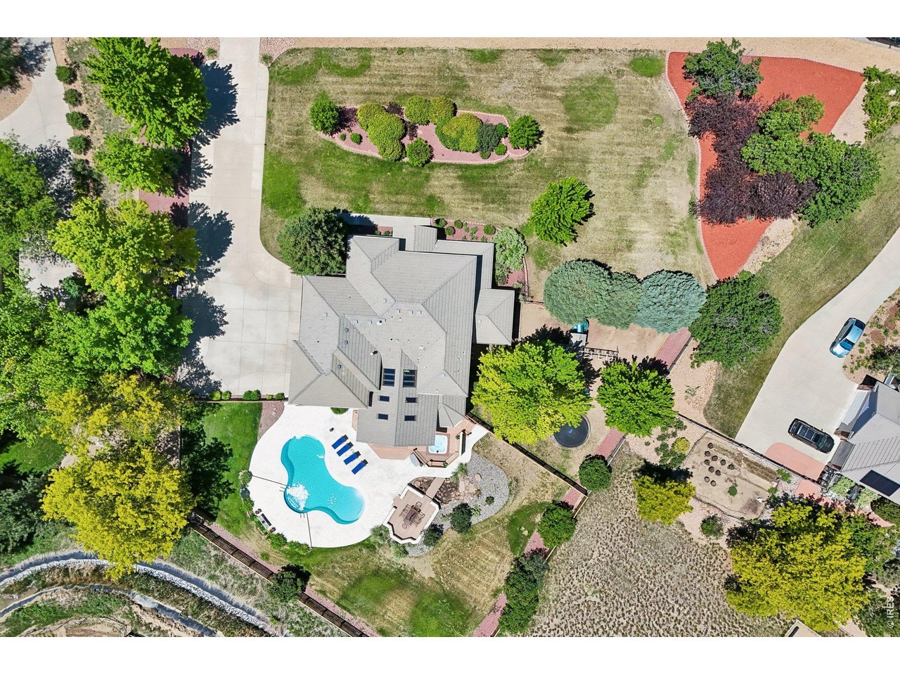 7688 Crestview Dr