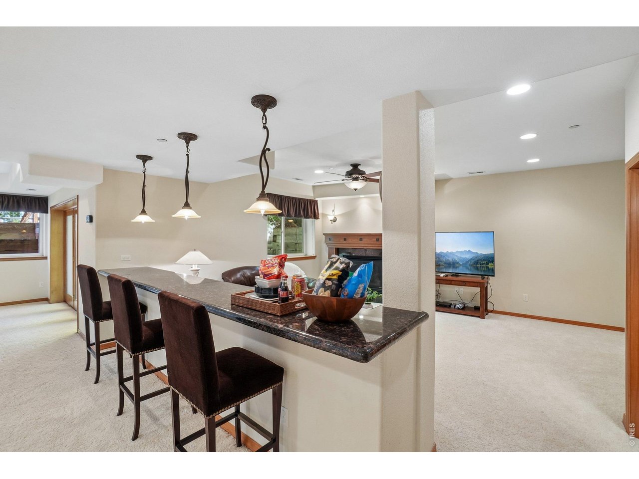 7688 Crestview Dr