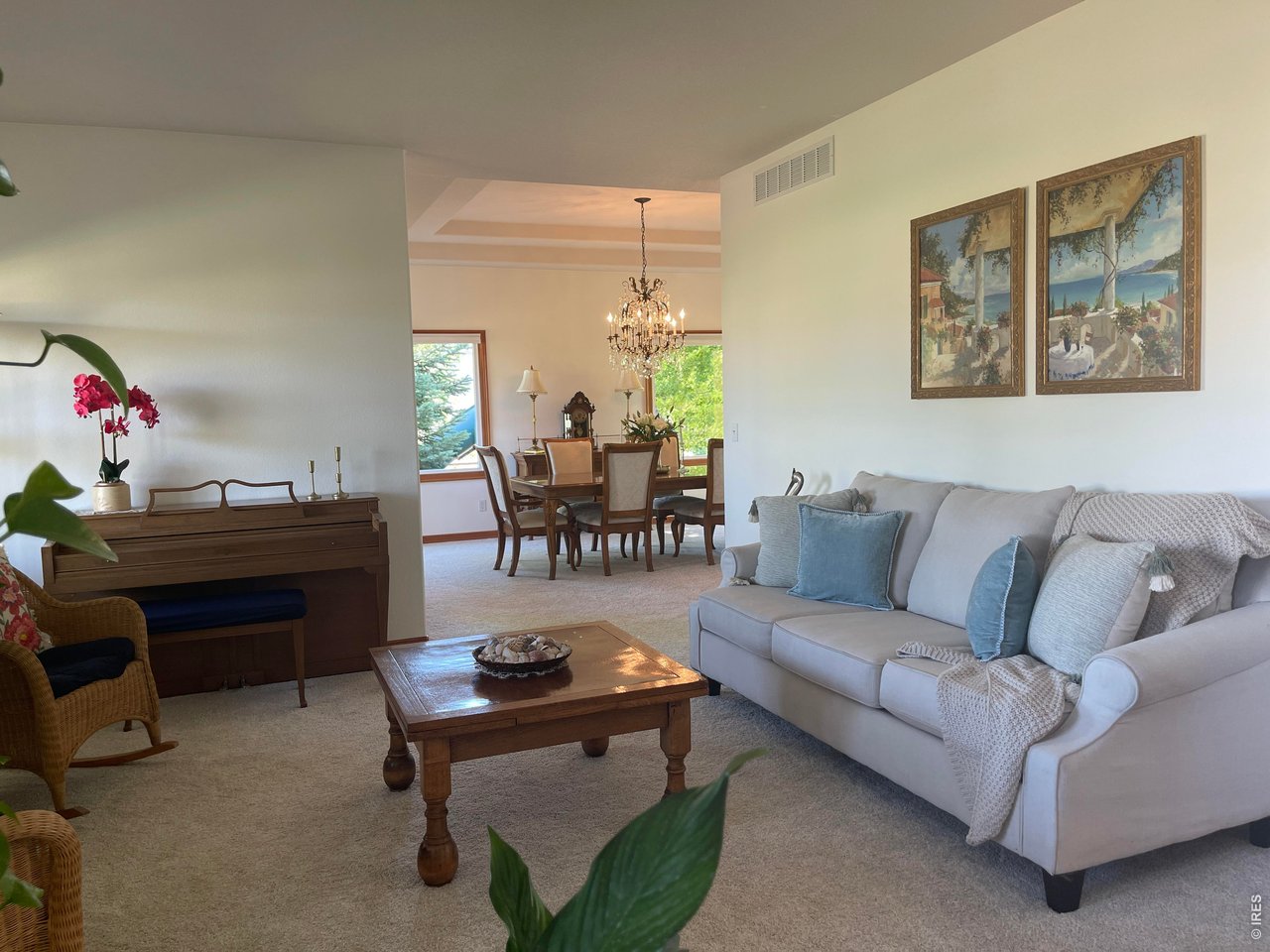 7688 Crestview Dr