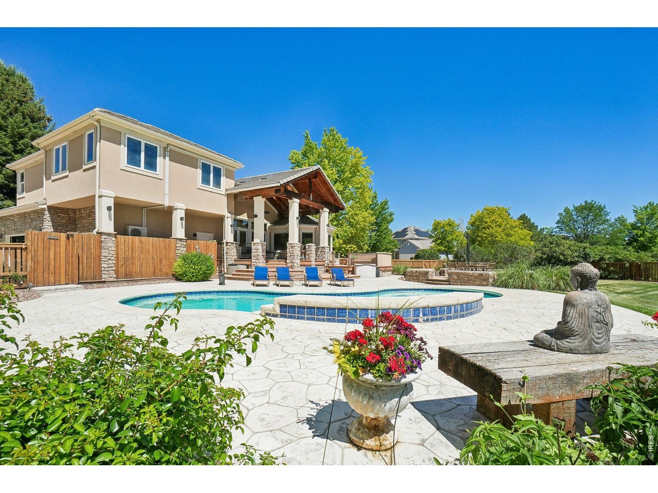 7688 Crestview Dr
