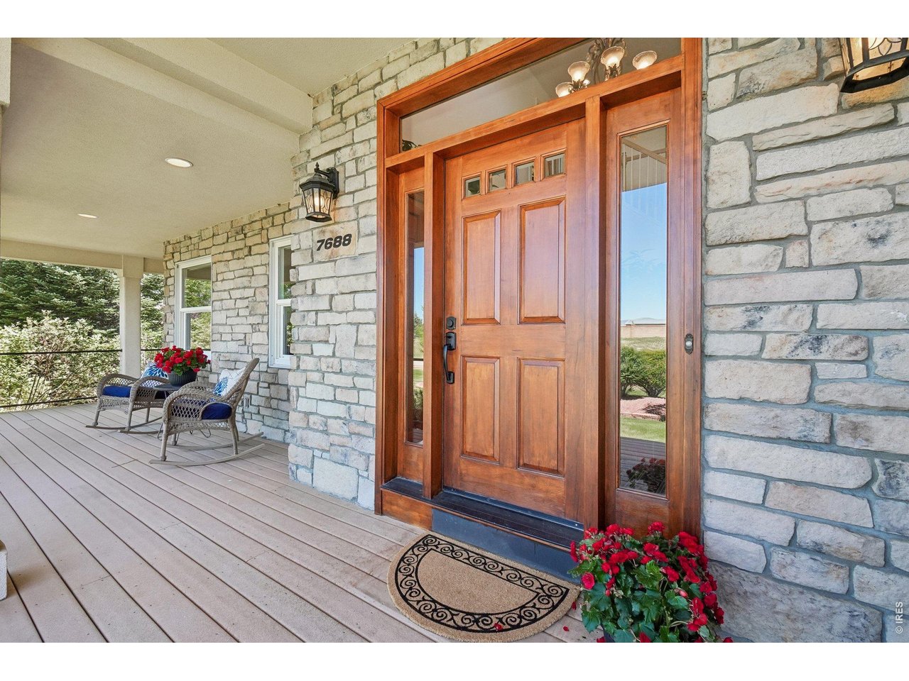 7688 Crestview Dr