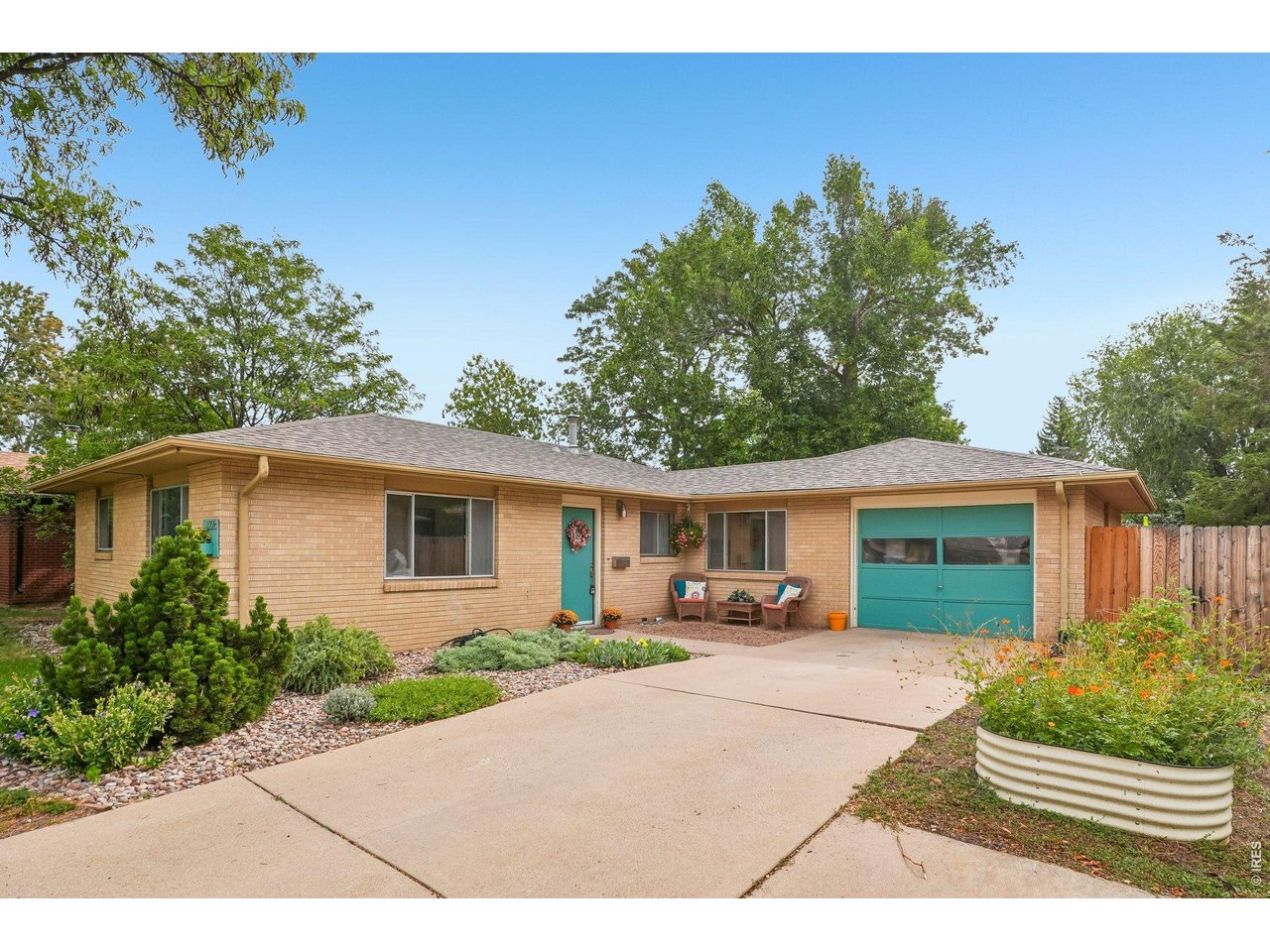 1228 Frontier Dr