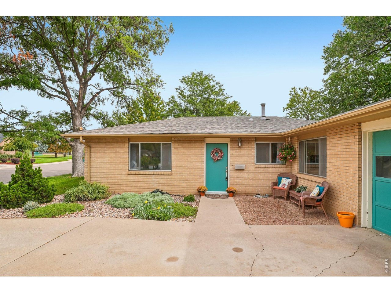 1228 Frontier Dr