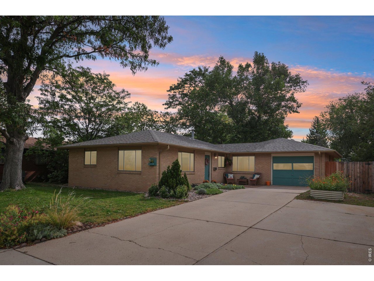 1228 Frontier Dr