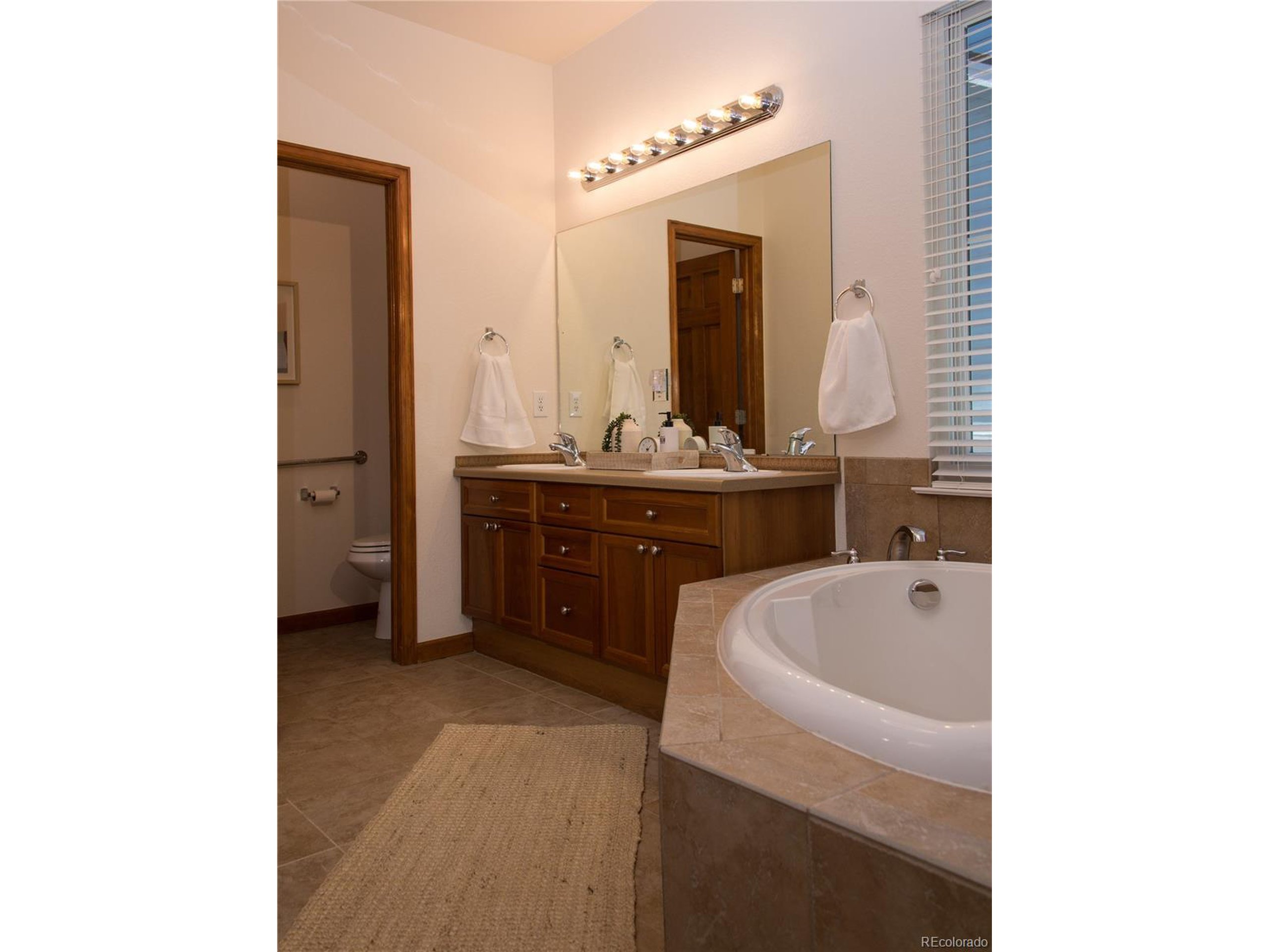 4315 Bella Vista Dr