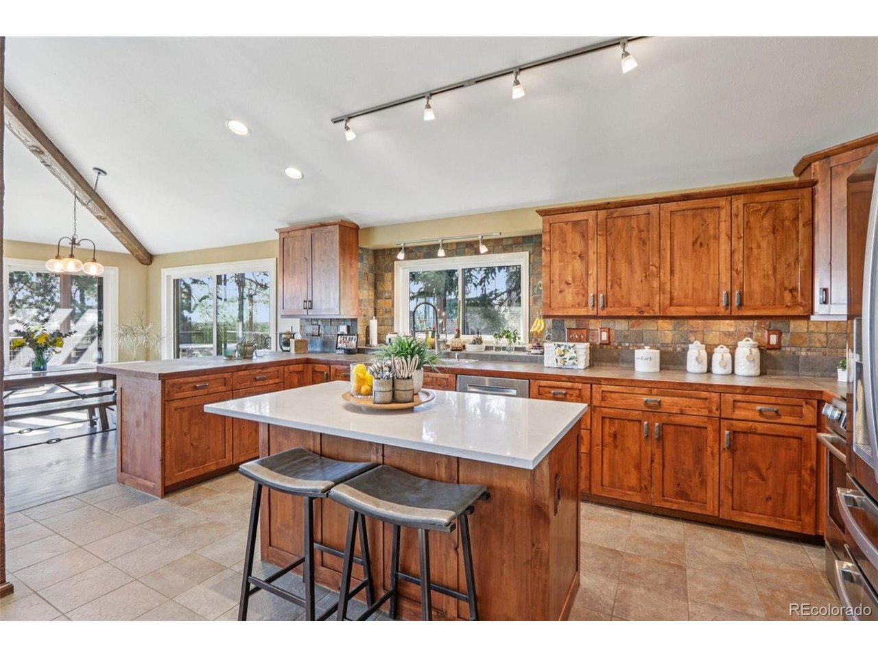 6640 Paiute Ct