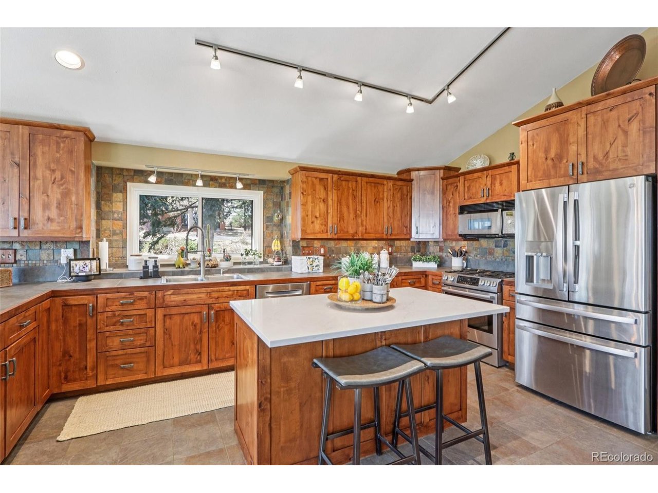 6640 Paiute Ct
