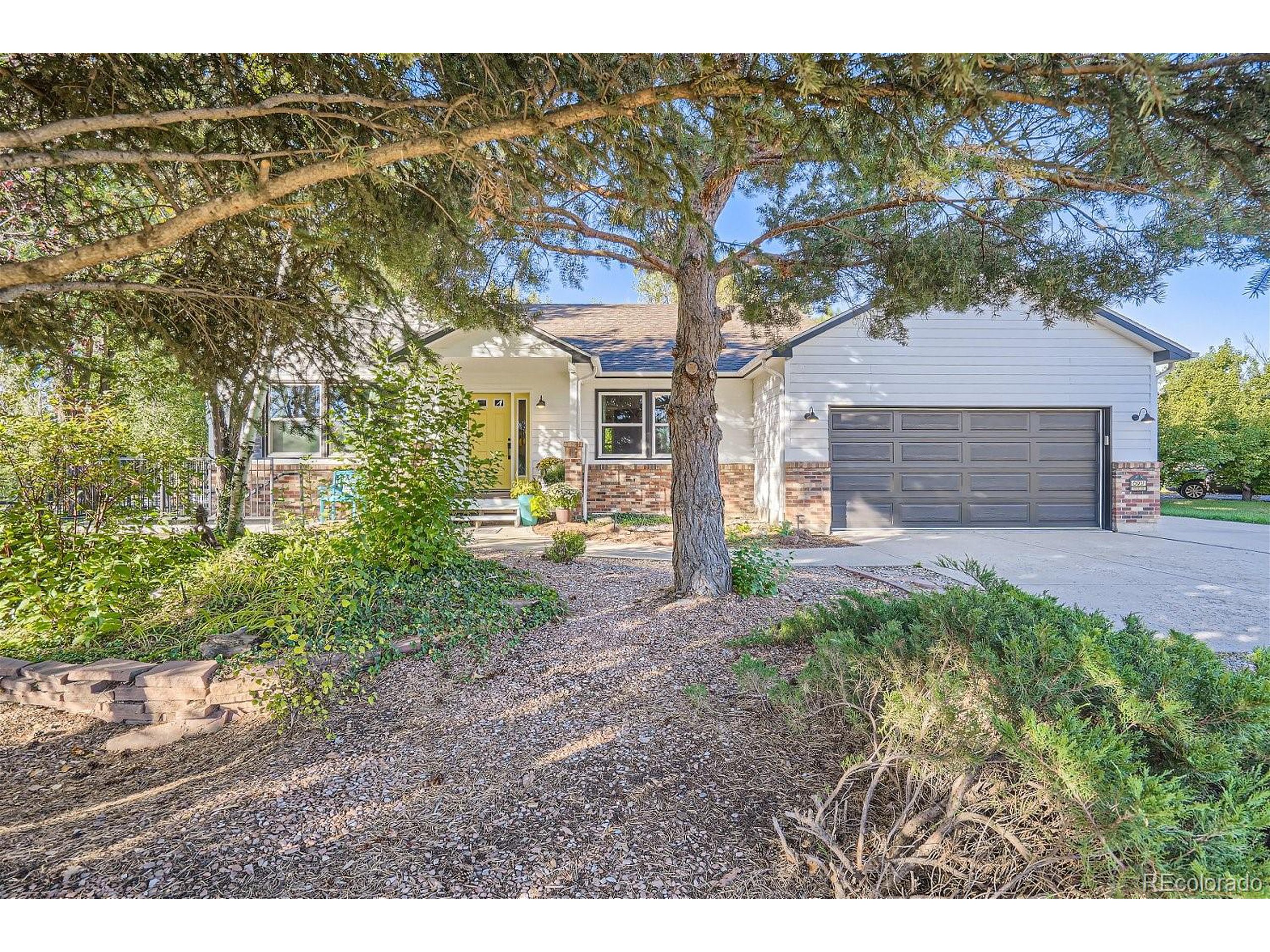 6957 Peppertree Dr