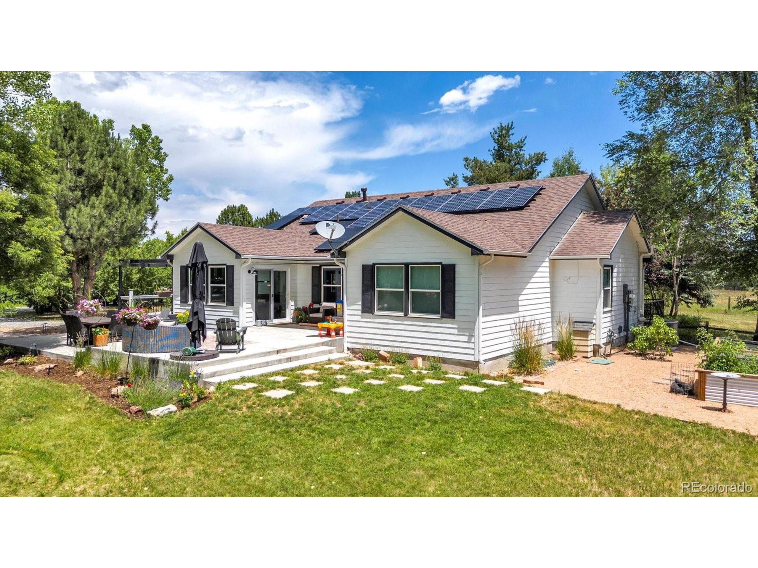 6957 Peppertree Dr