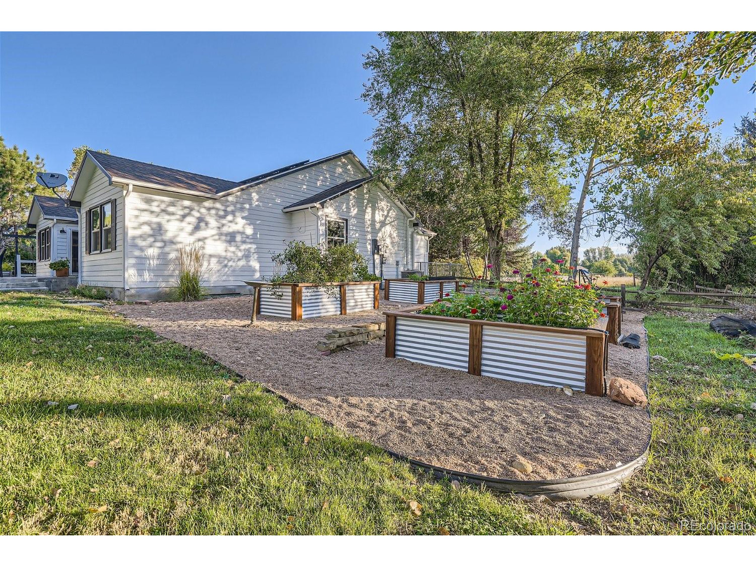 6957 Peppertree Dr