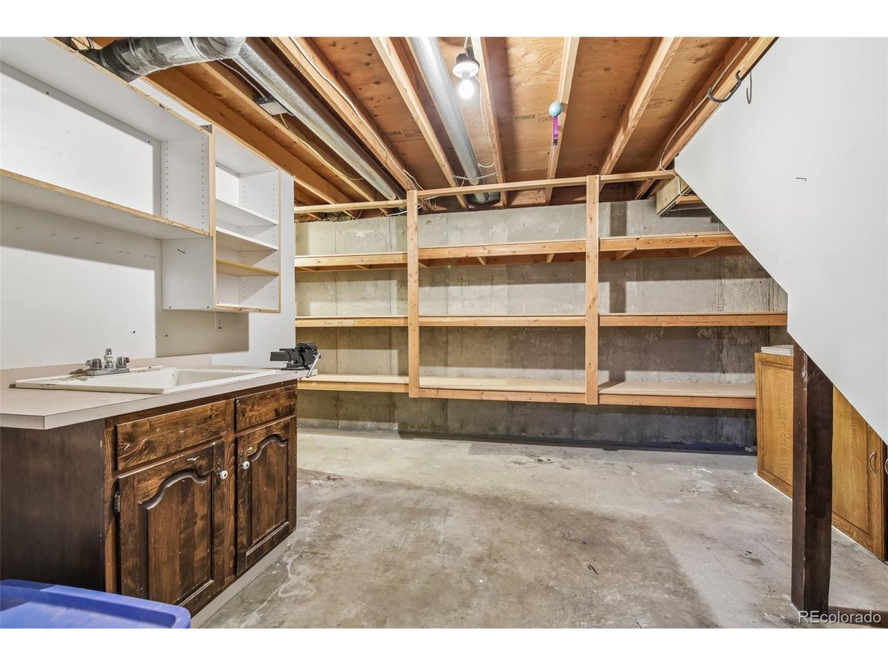 7687 Matai Ct