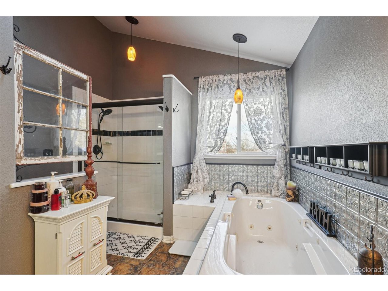 7909 Fairfax Ct