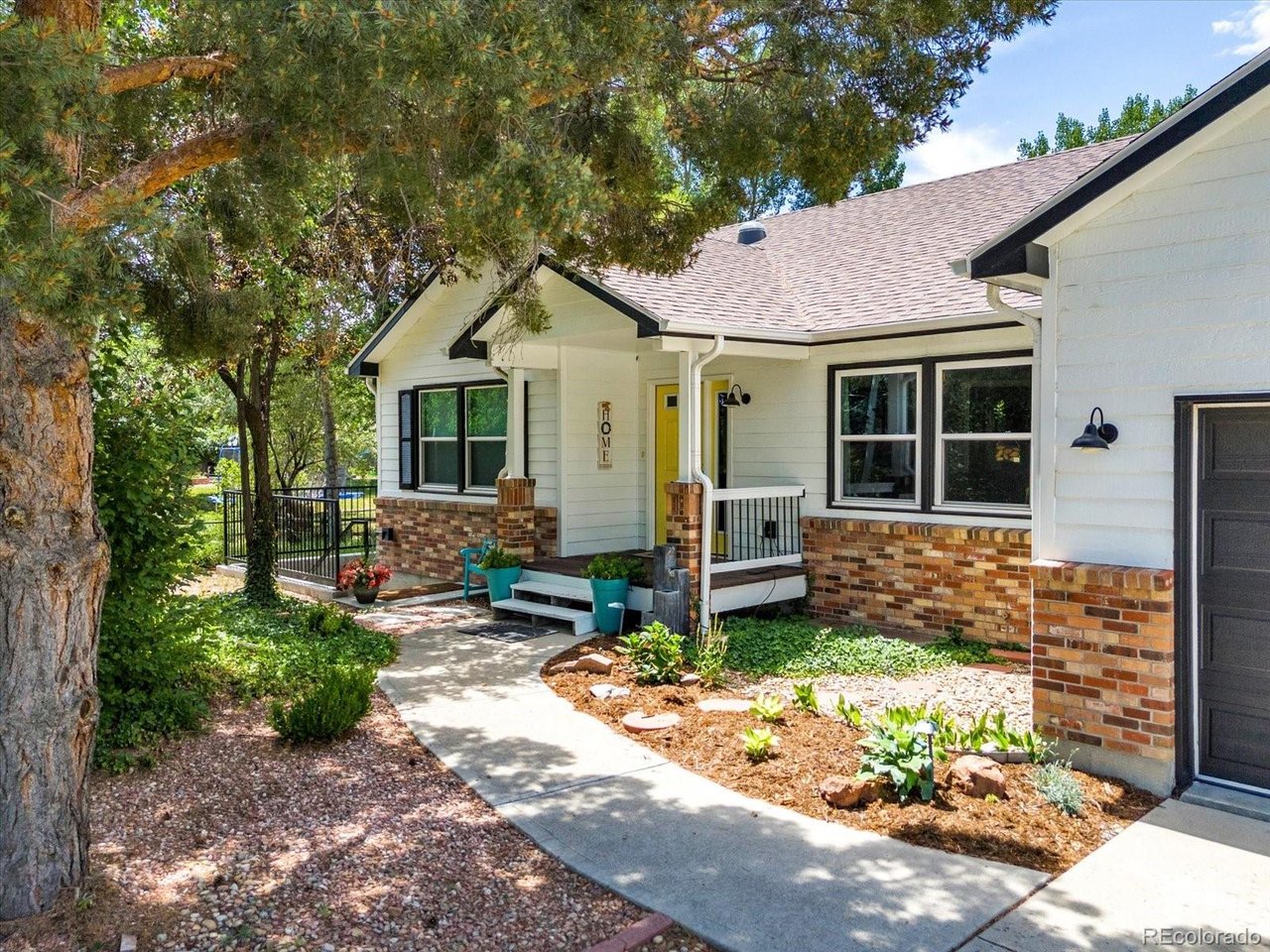 6957 Peppertree Dr