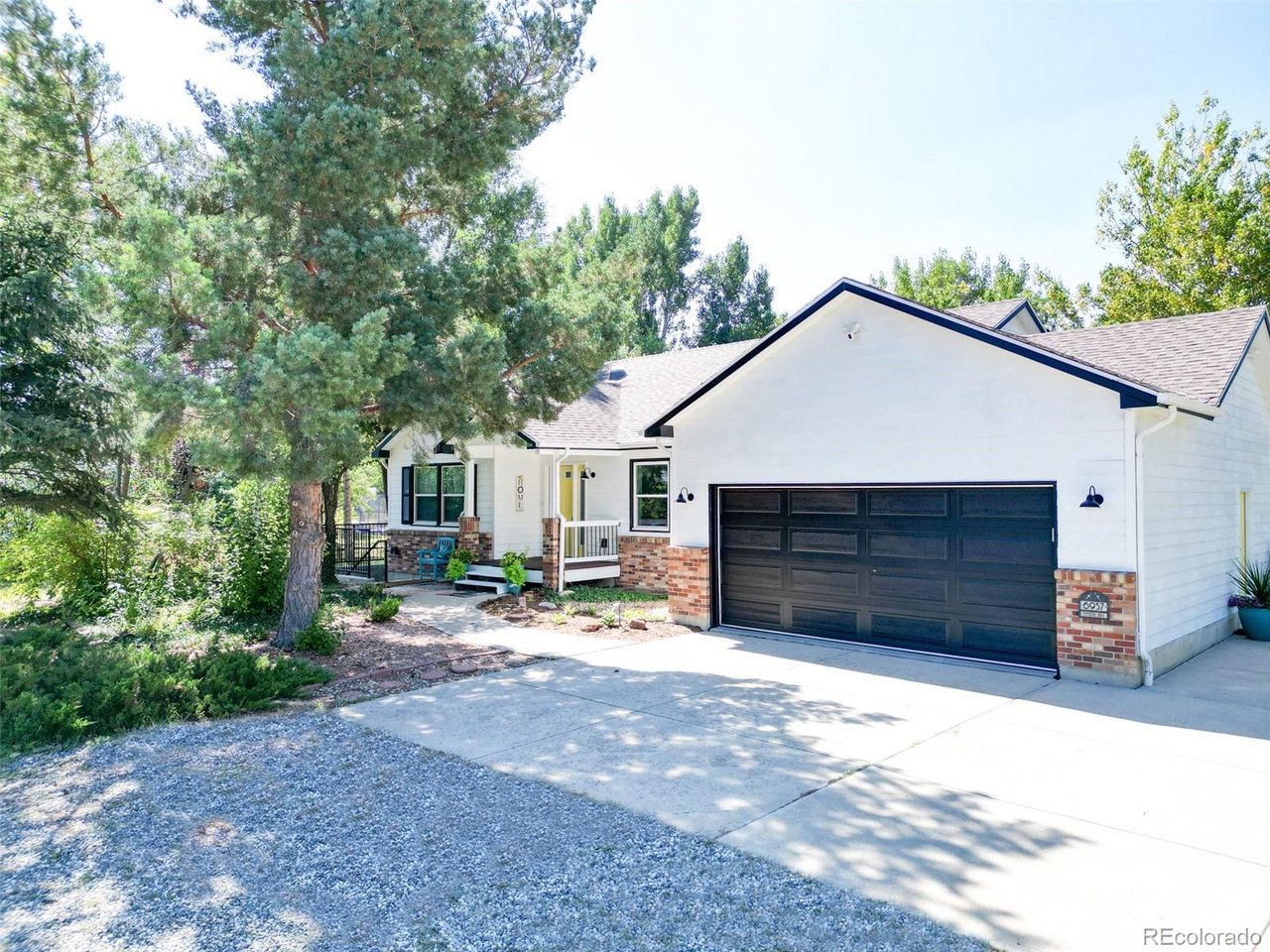 6957 Peppertree Dr