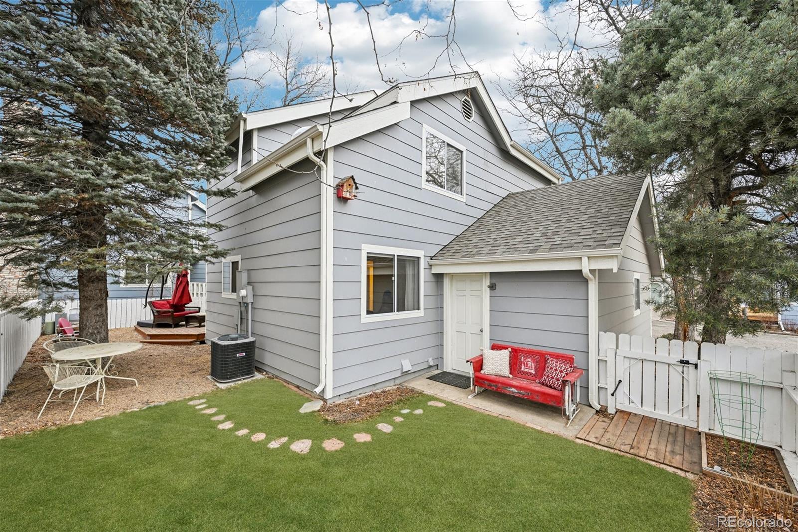 8079 Meadowdale Square