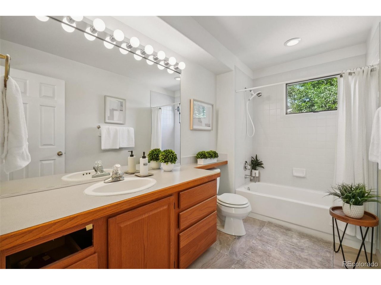 7999 Centrebridge Dr