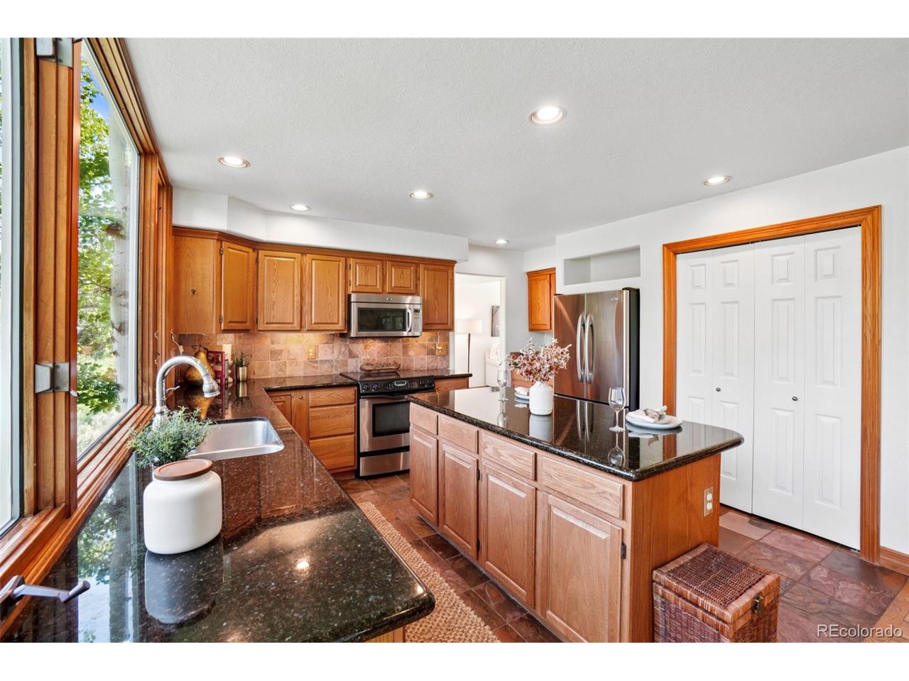 7999 Centrebridge Dr