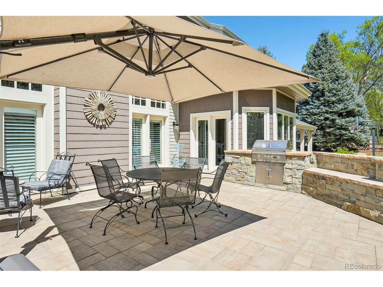 8408 Brittany Pl