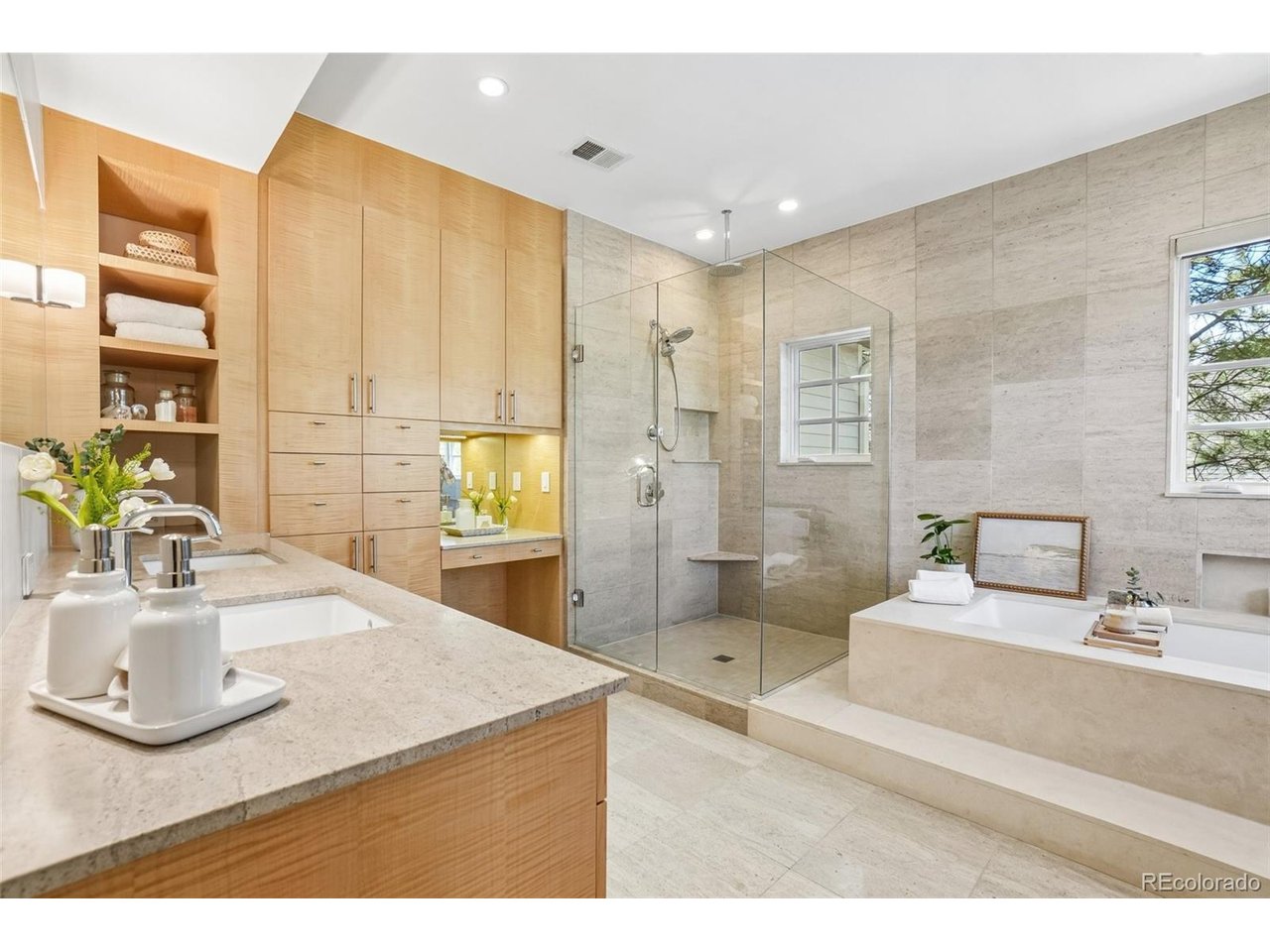 8408 Brittany Pl