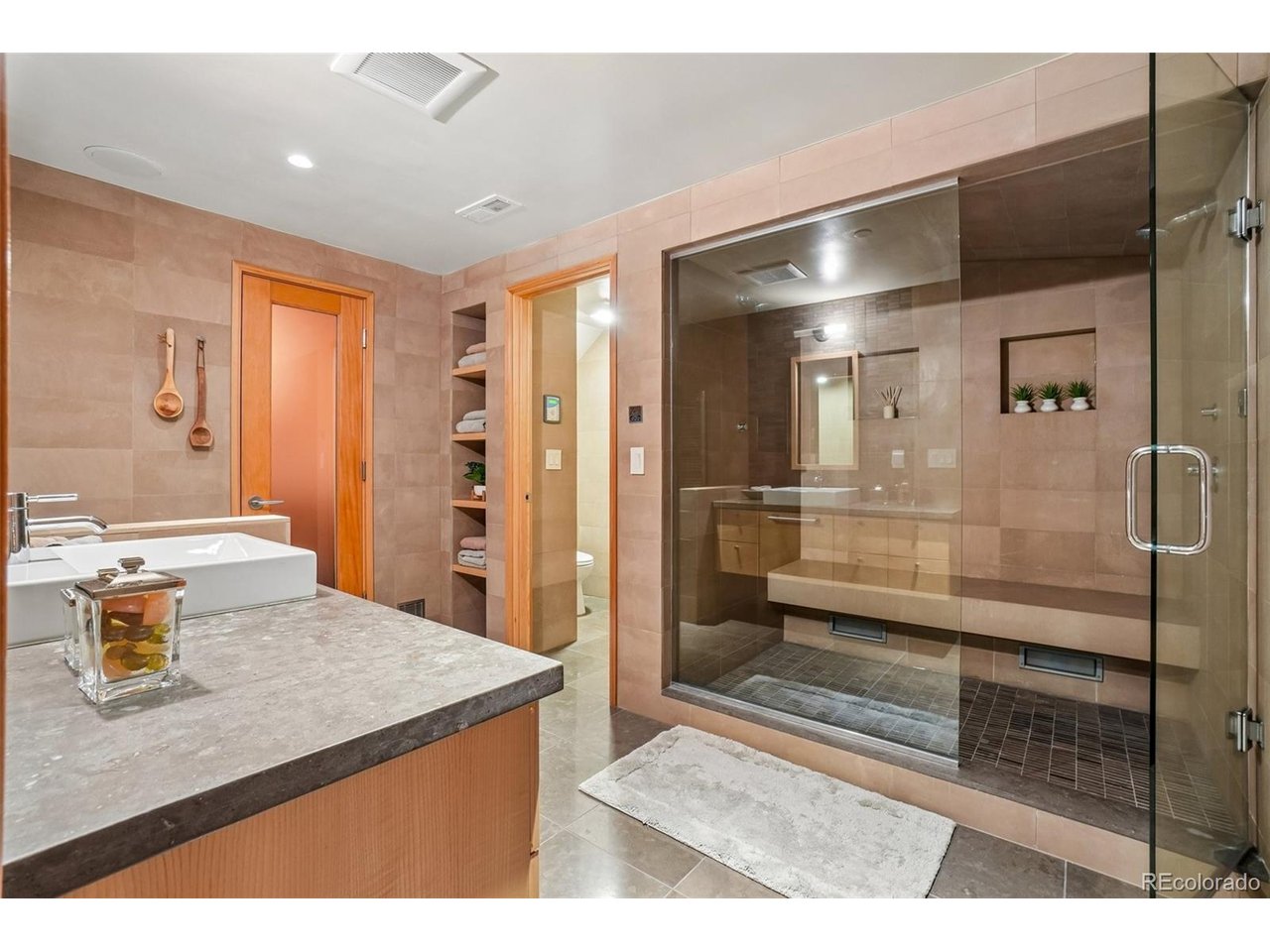 8408 Brittany Pl