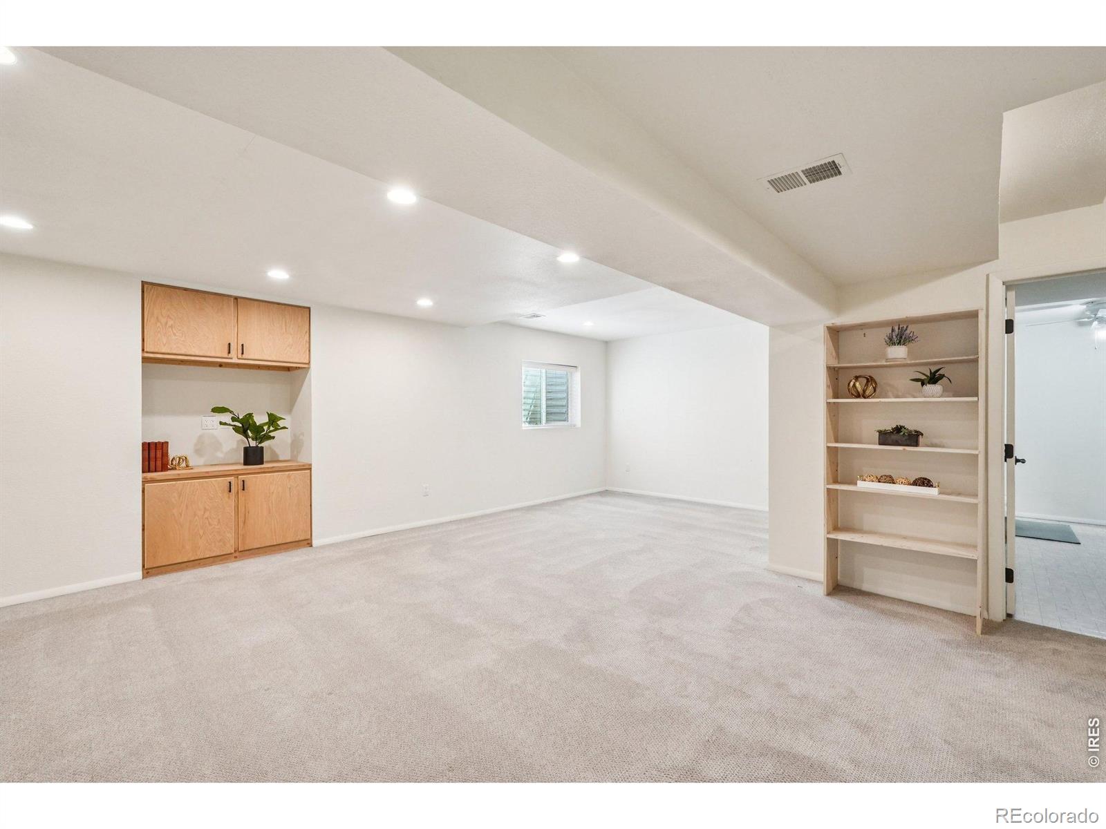 8064 Meadowdale Square