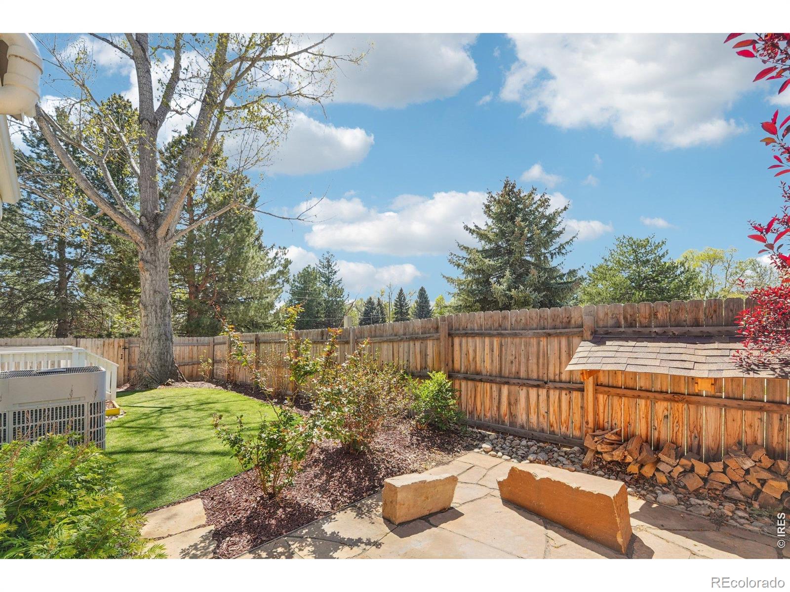 8064 Meadowdale Square