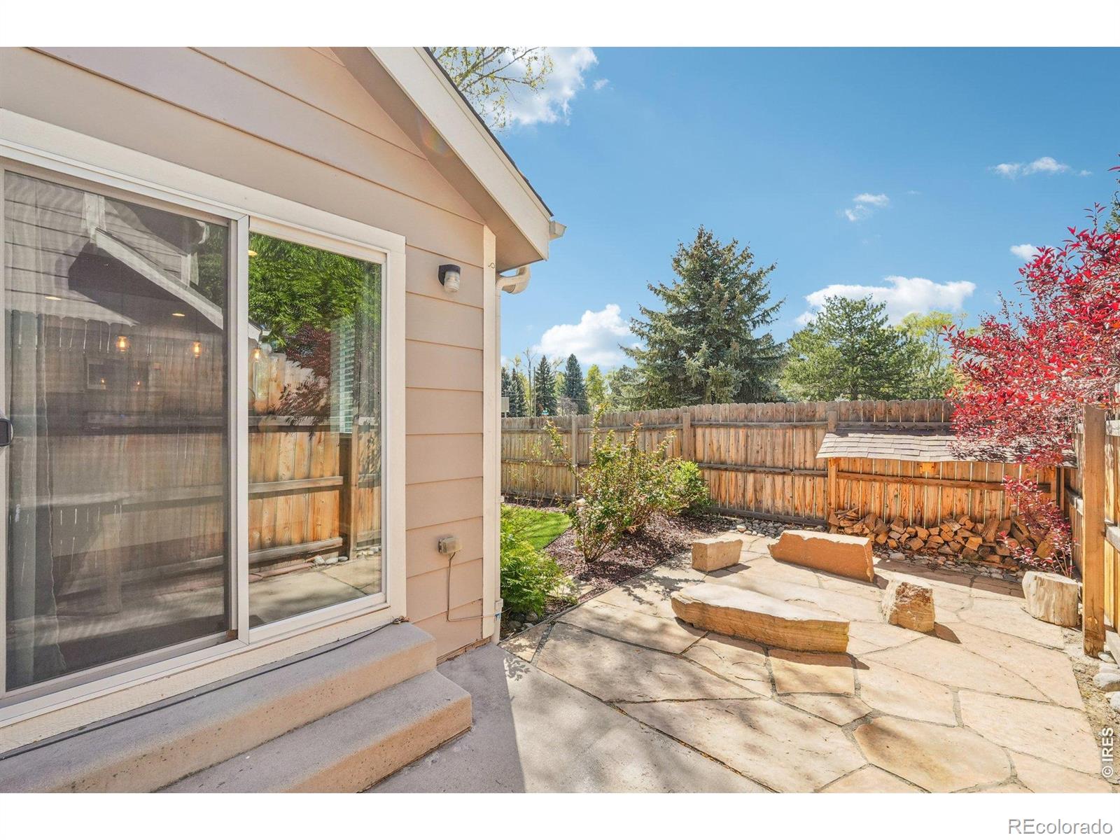 8064 Meadowdale Square