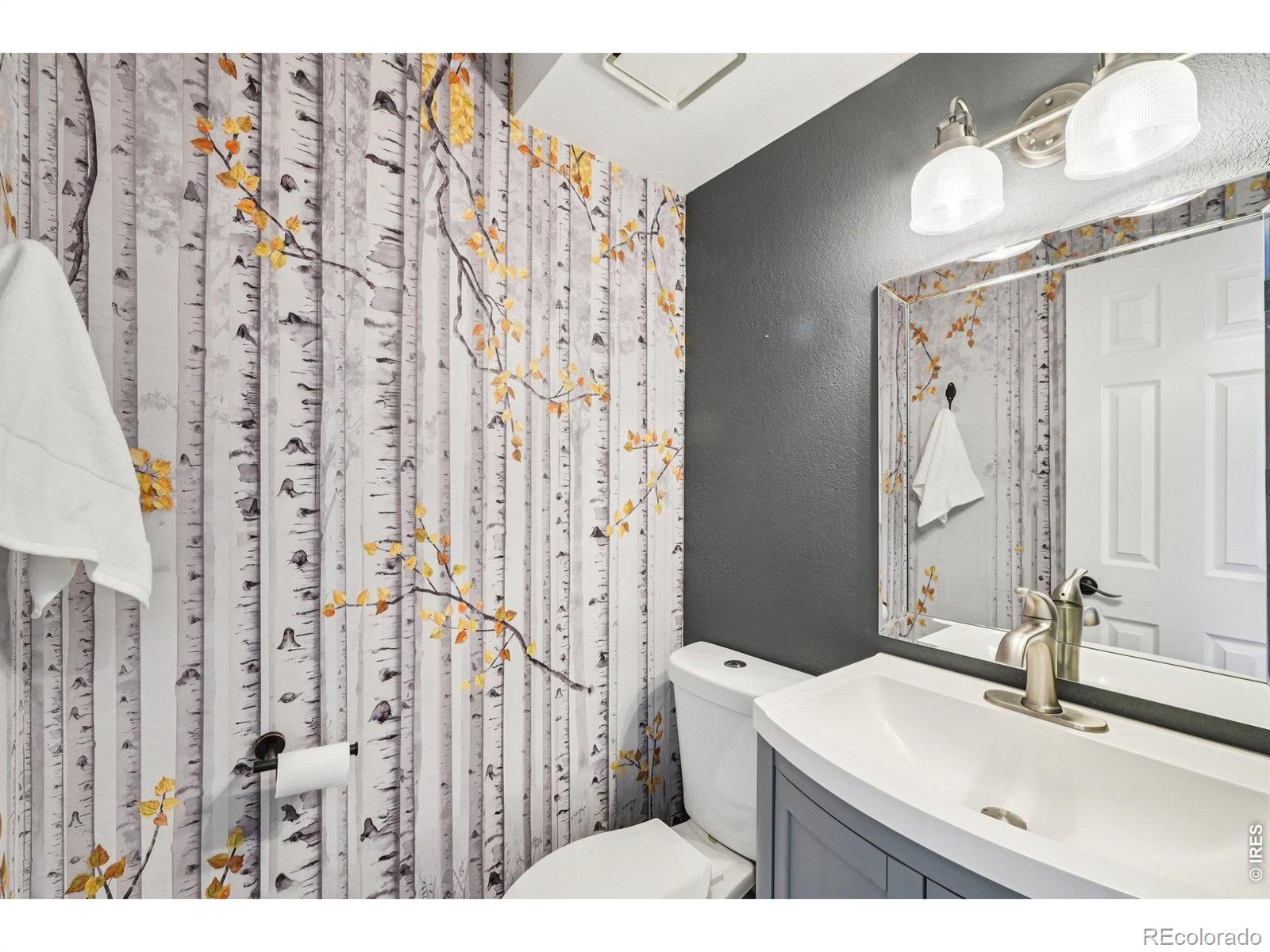 8064 Meadowdale Square