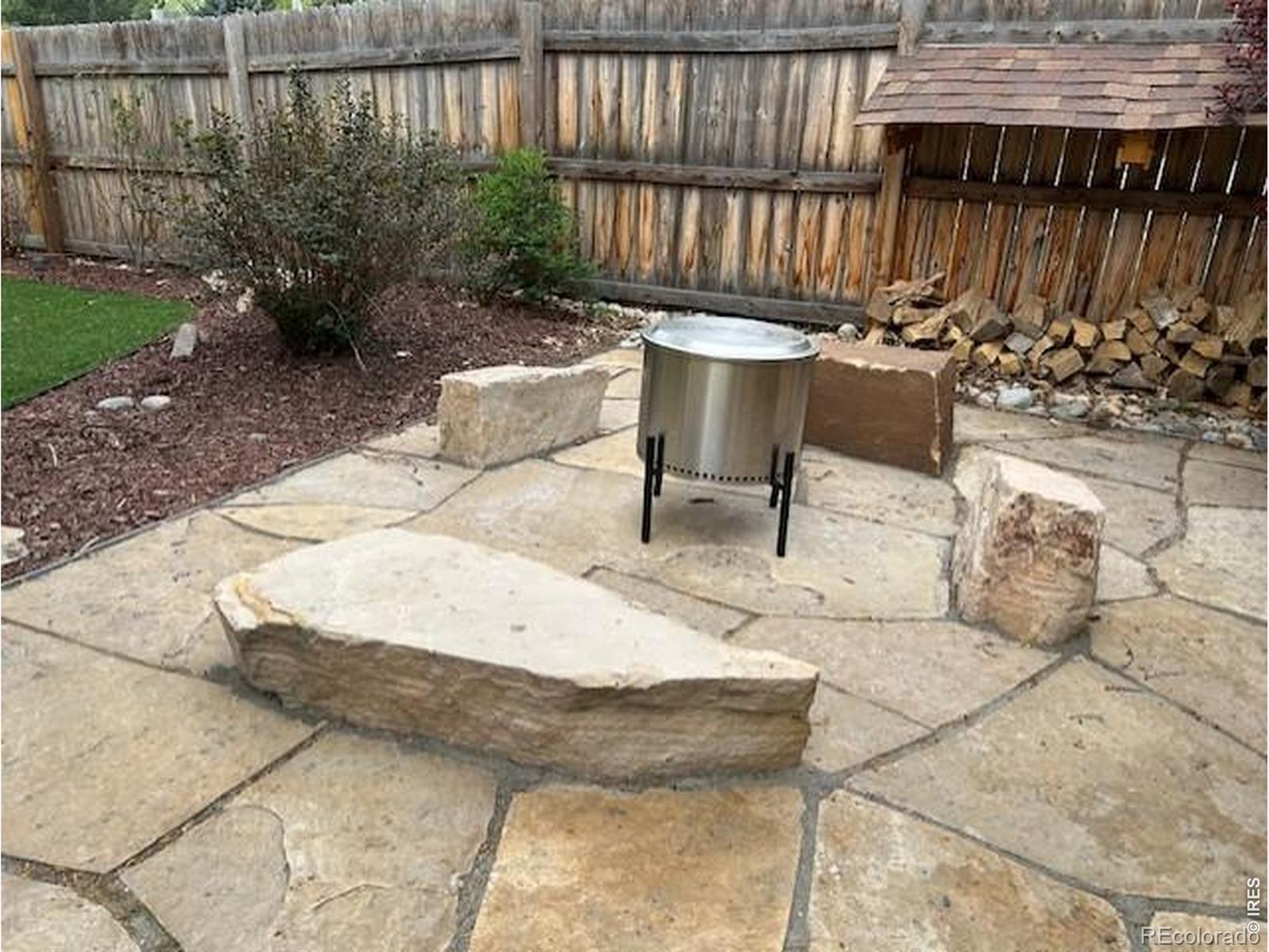 8064 Meadowdale Square