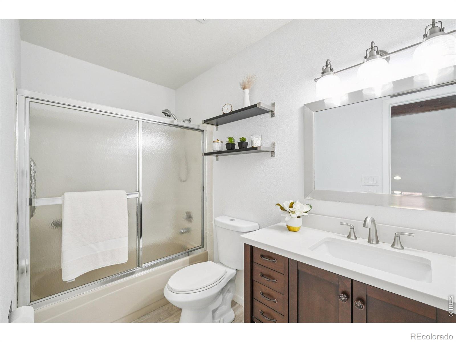 8064 Meadowdale Square