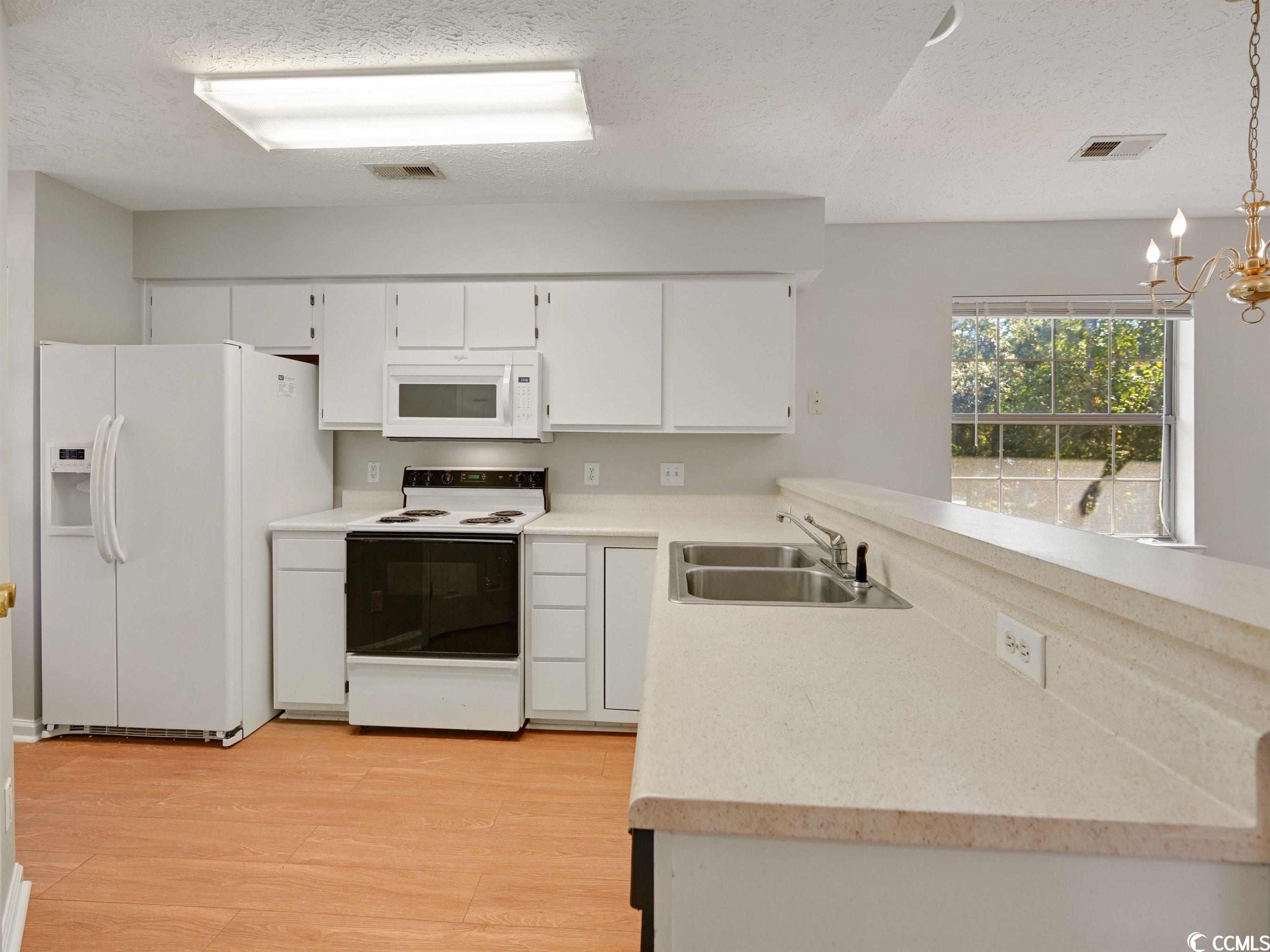 227 Pinehurst Ln. Unit: 6E