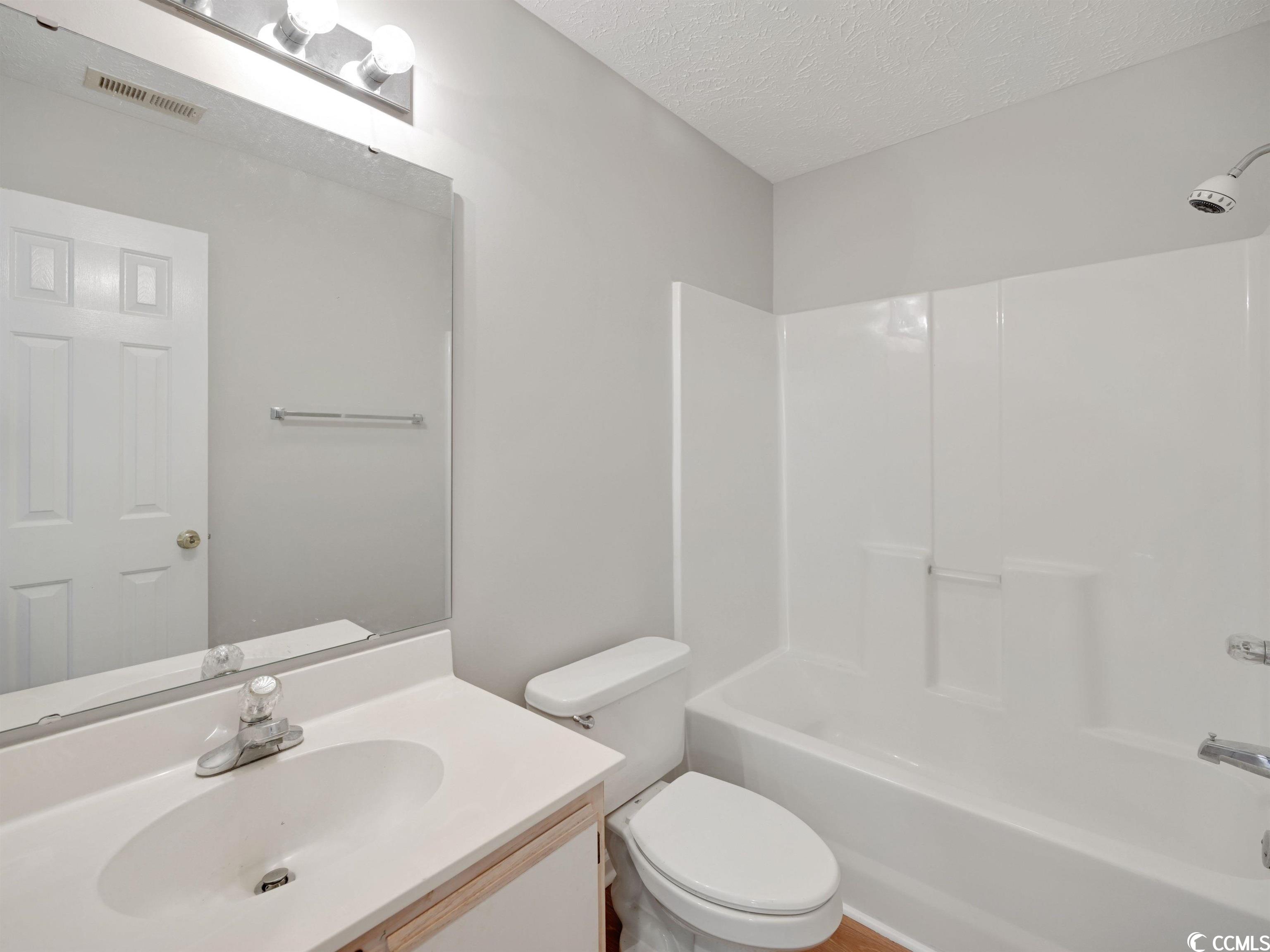 227 Pinehurst Ln. Unit: 6E