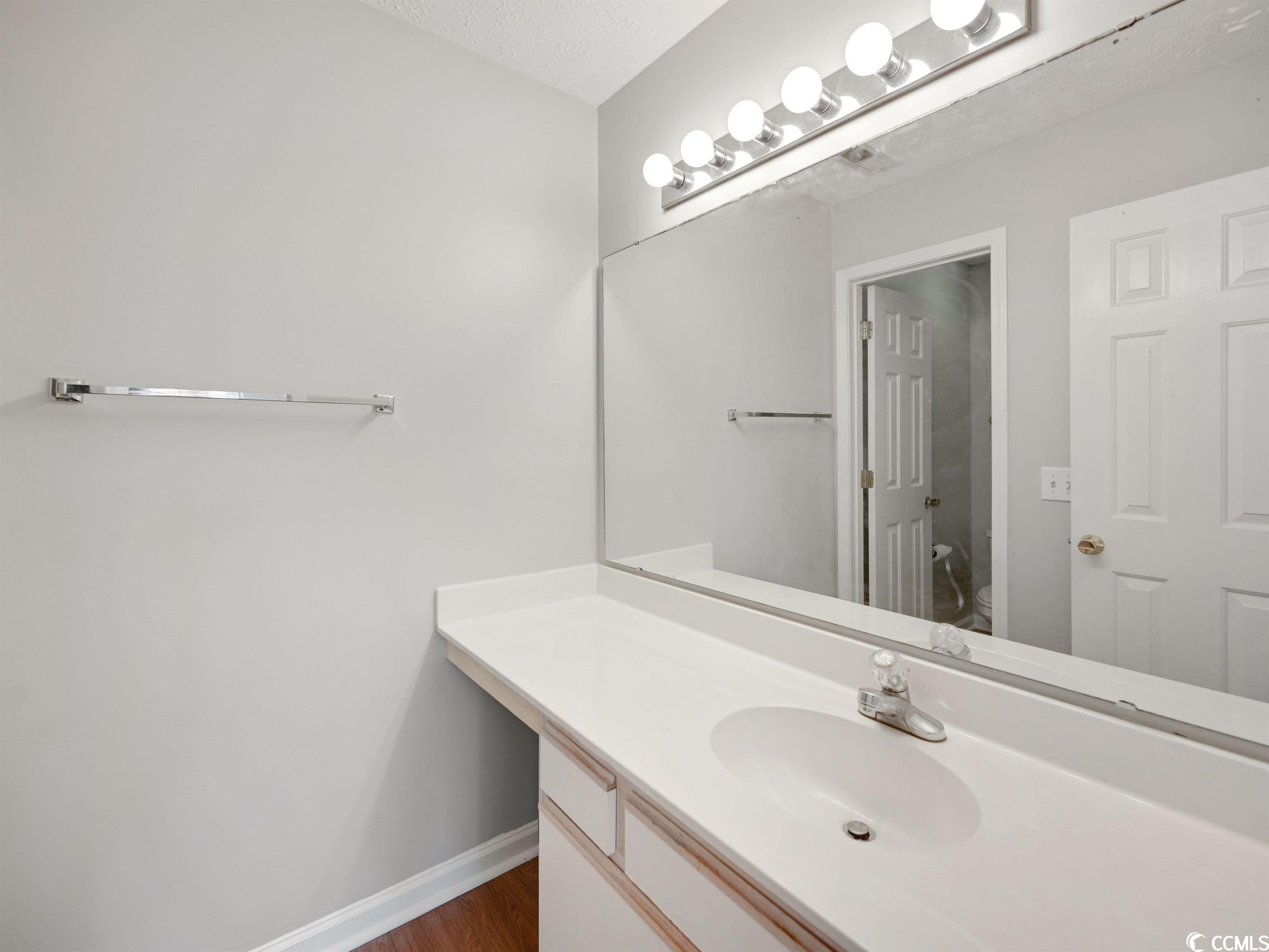 227 Pinehurst Ln. Unit: 6E