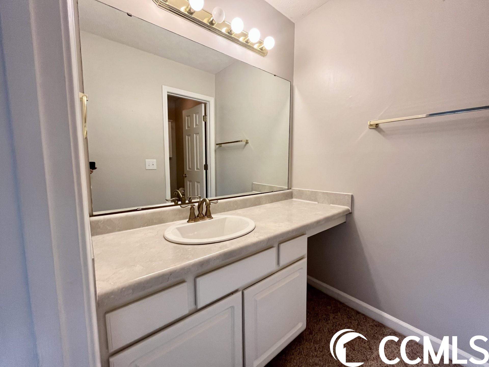 478 Pinehurst Ln. Unit: 17C