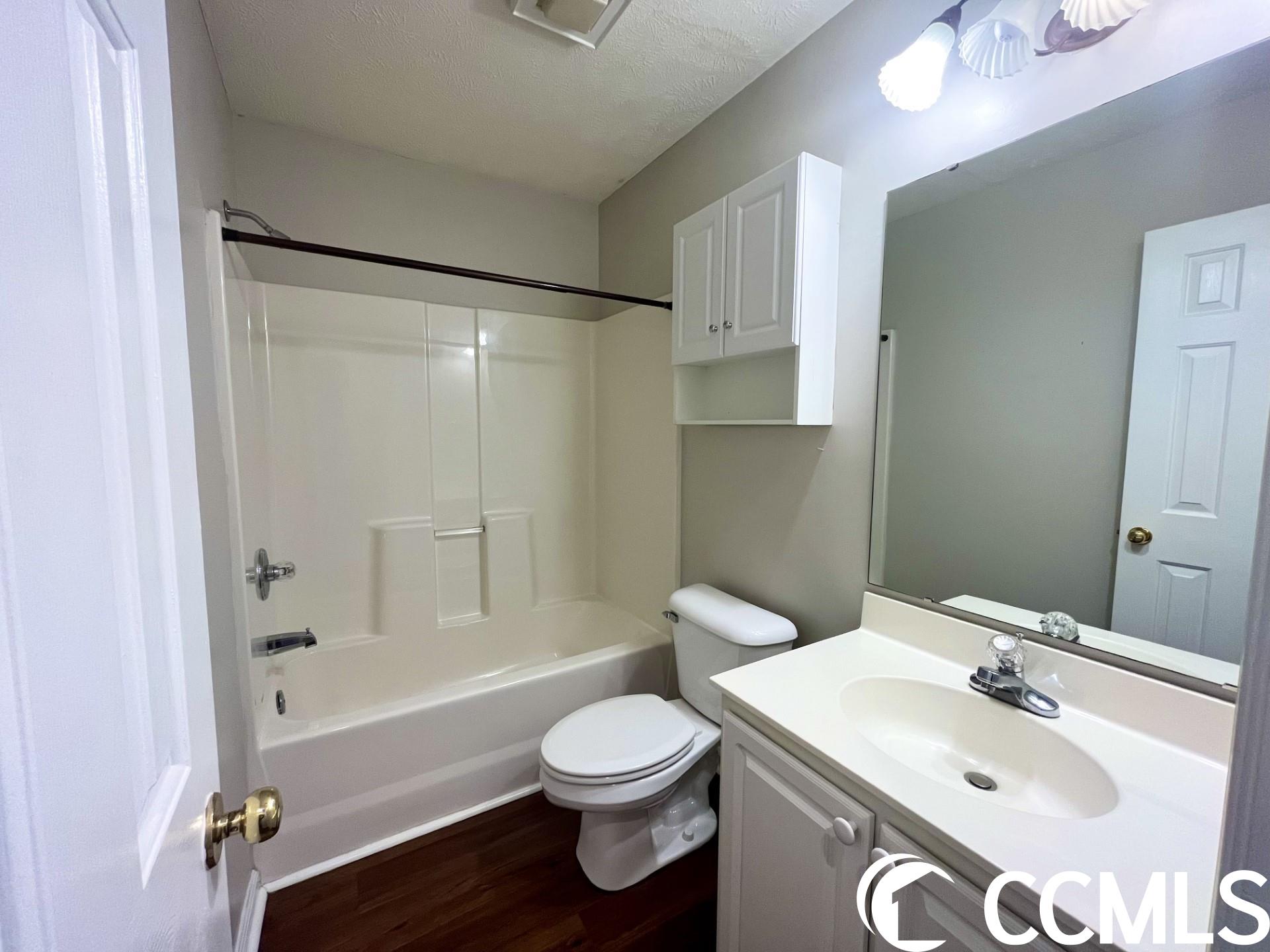 478 Pinehurst Ln. Unit: 17C