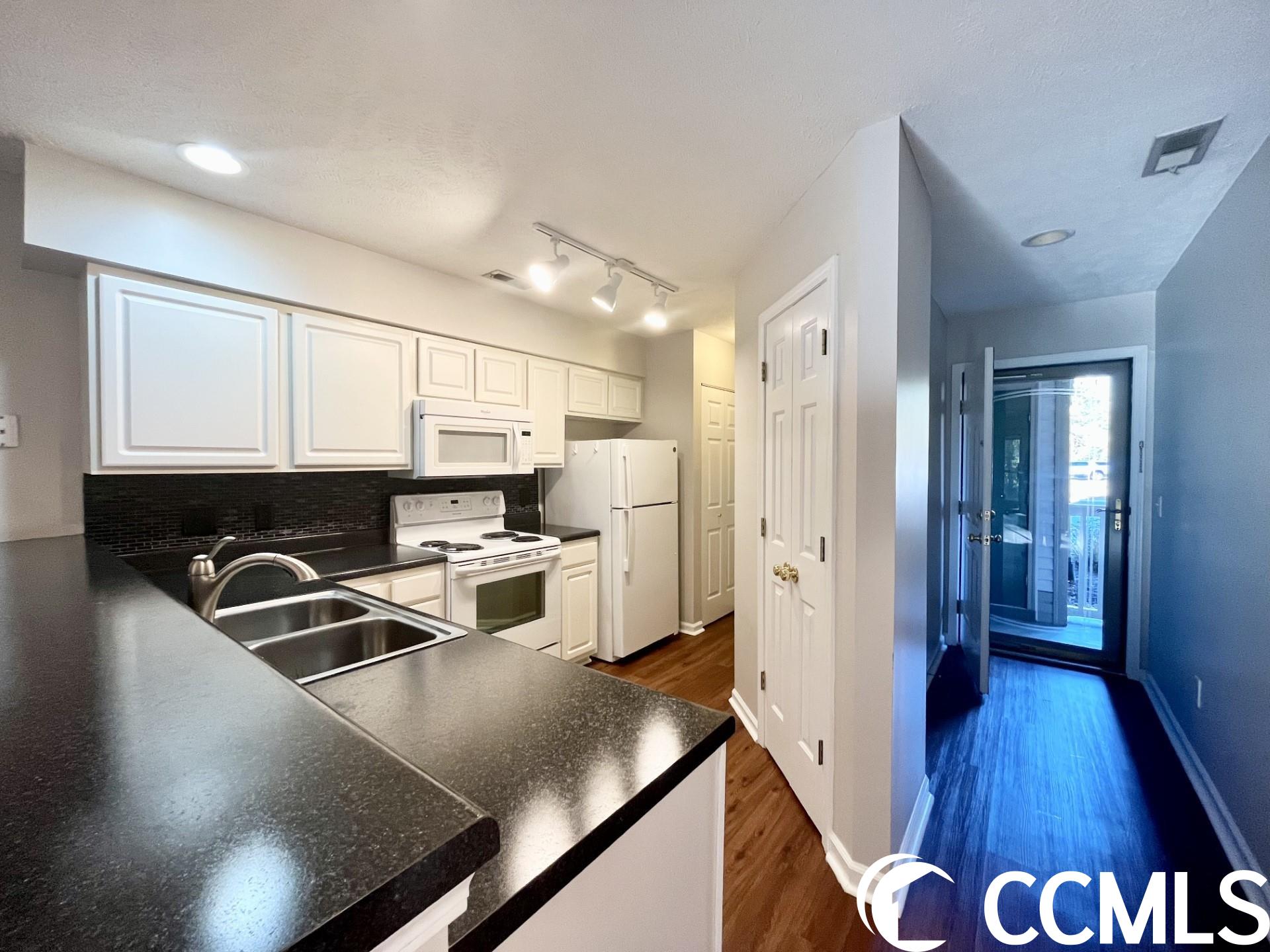 478 Pinehurst Ln. Unit: 17C