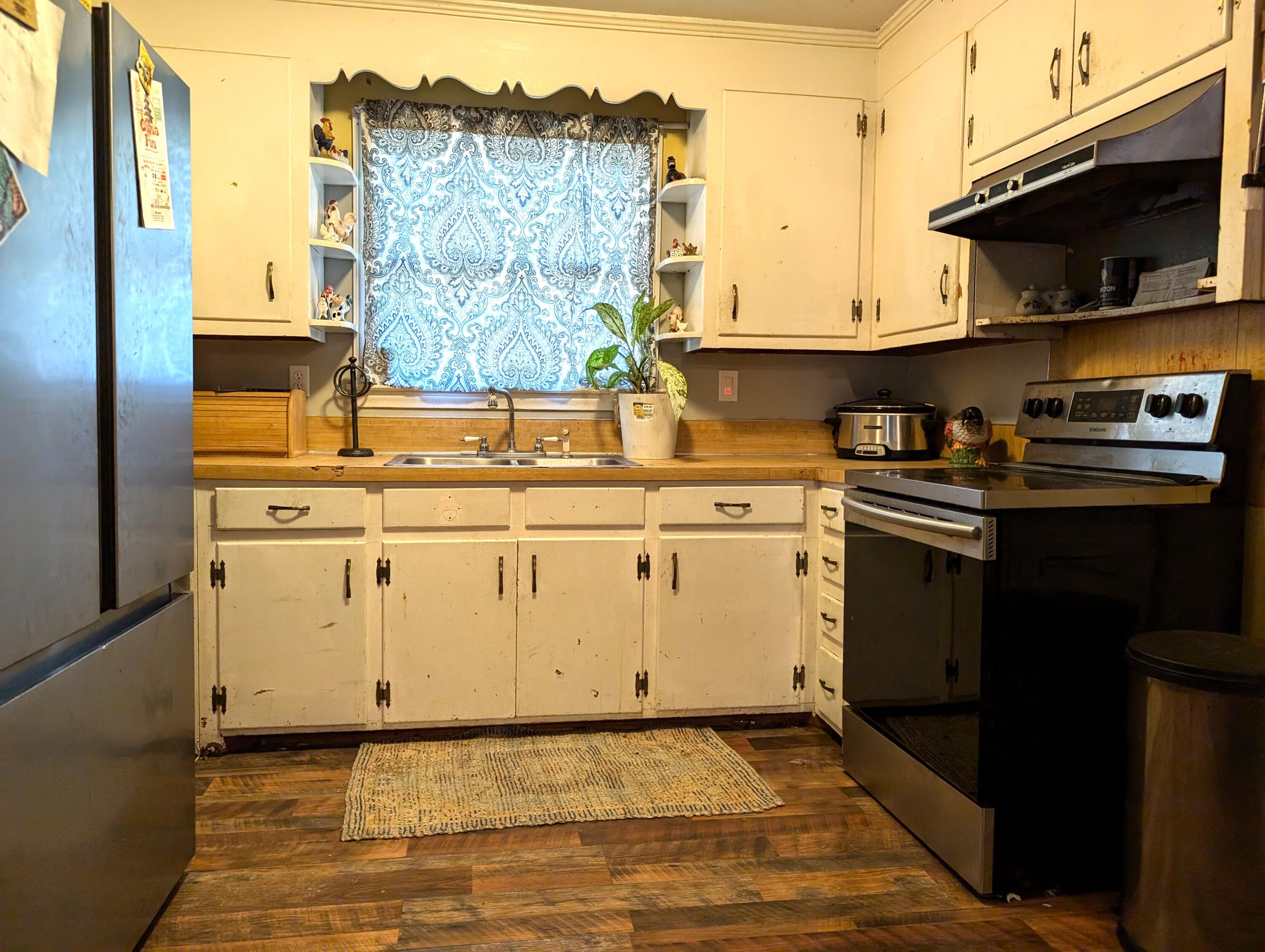 2632 Ridgewood Avenue