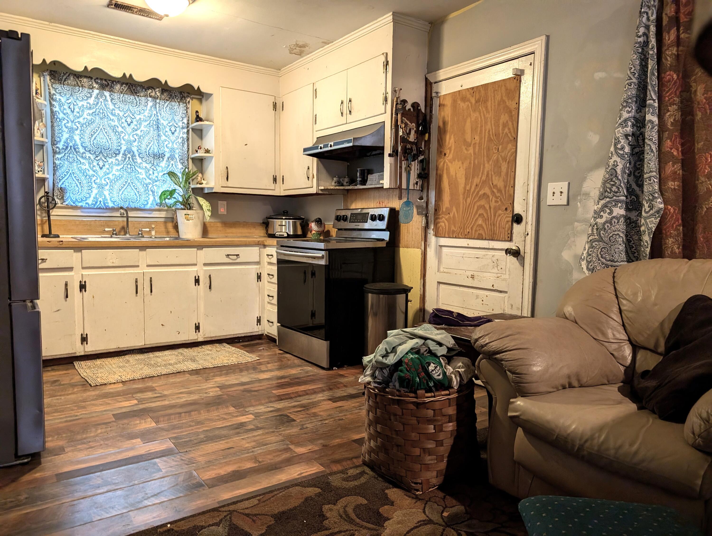 2632 Ridgewood Avenue