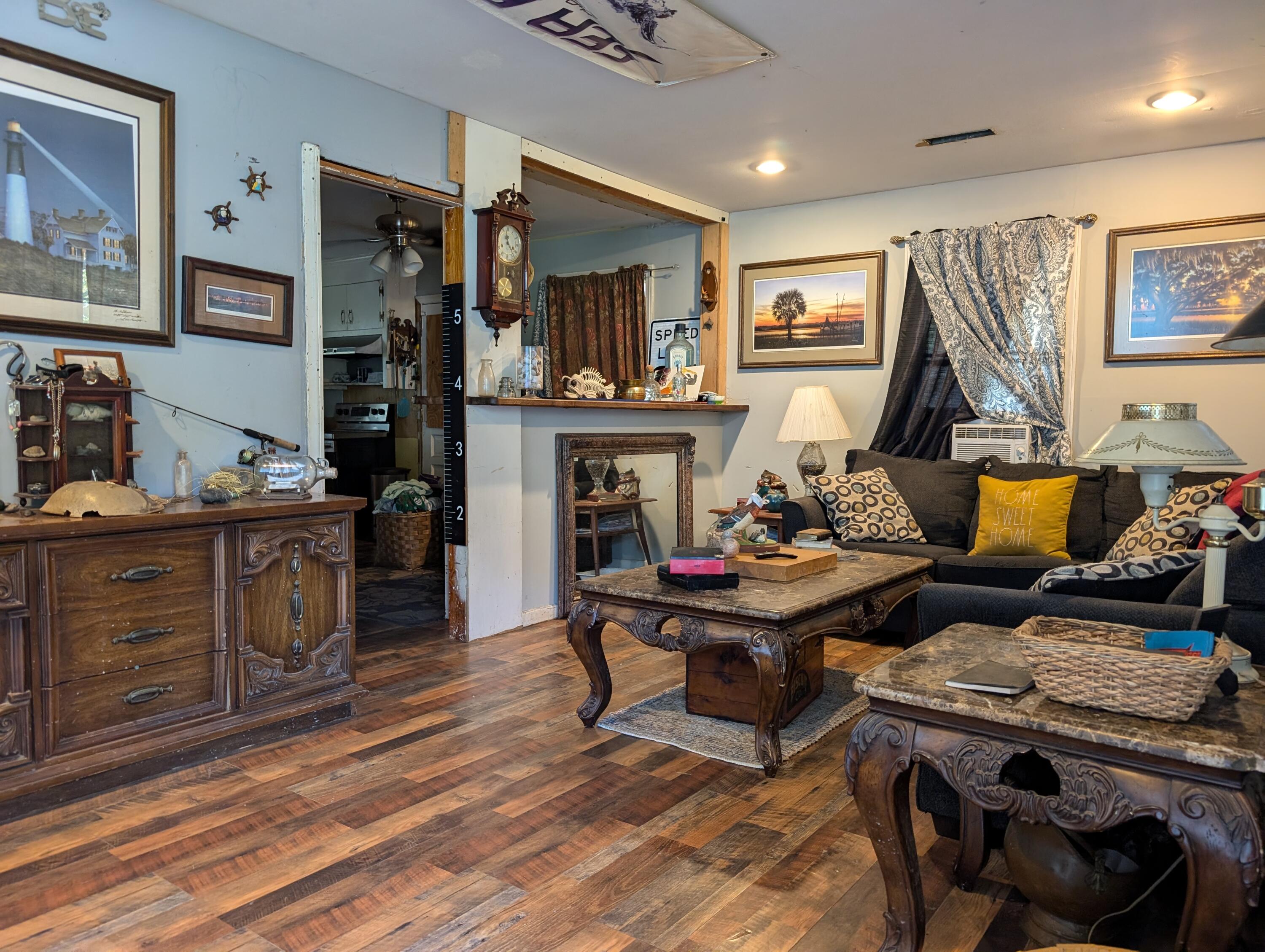 2632 Ridgewood Avenue