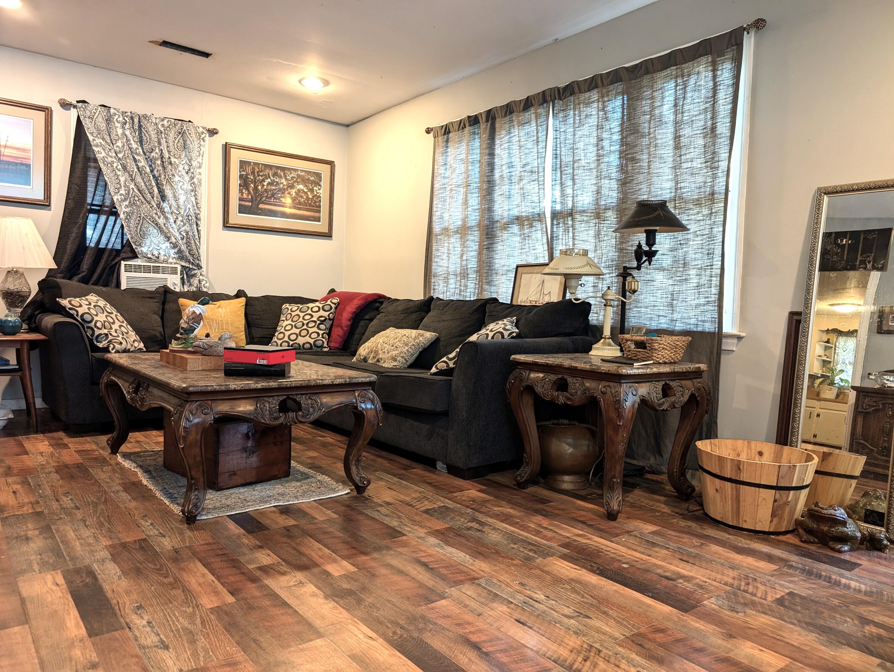 2632 Ridgewood Avenue