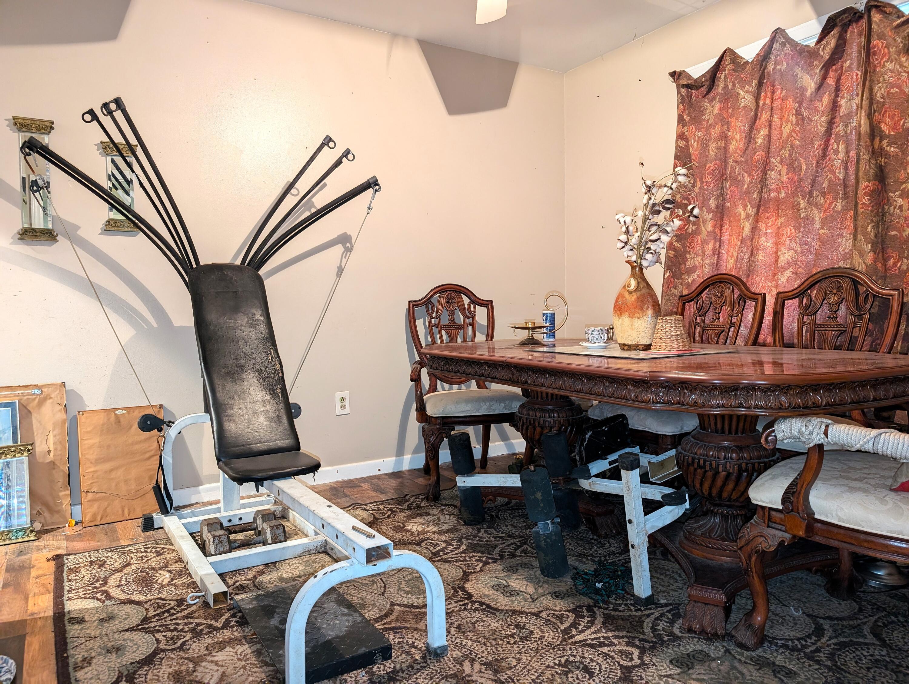 2632 Ridgewood Avenue