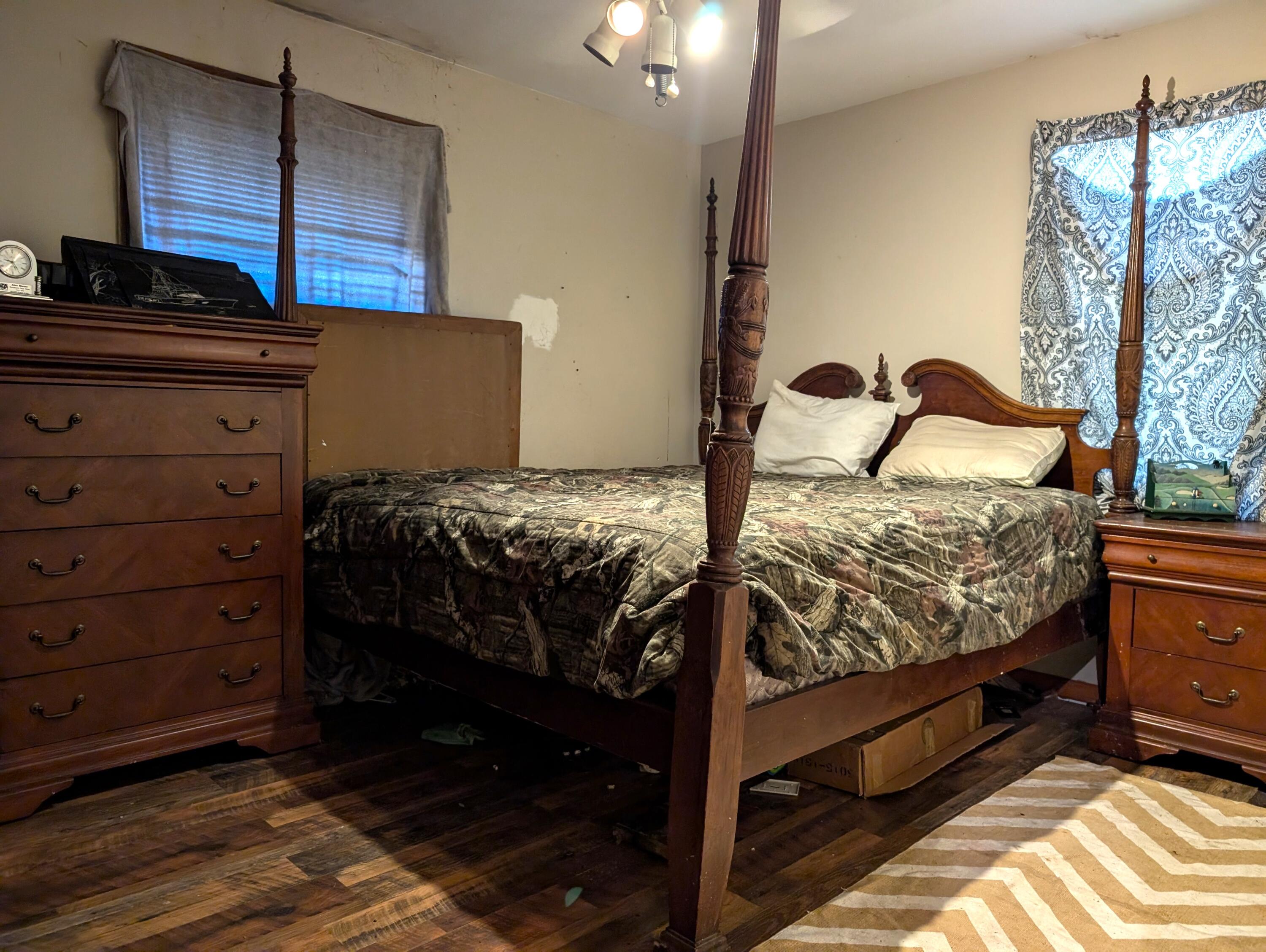 2632 Ridgewood Avenue